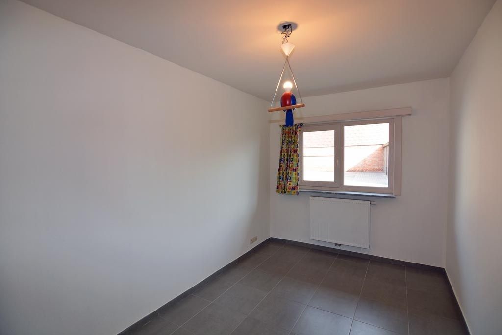 Gelijkvloers appartement met 2 slpk, terras en garage. foto 12