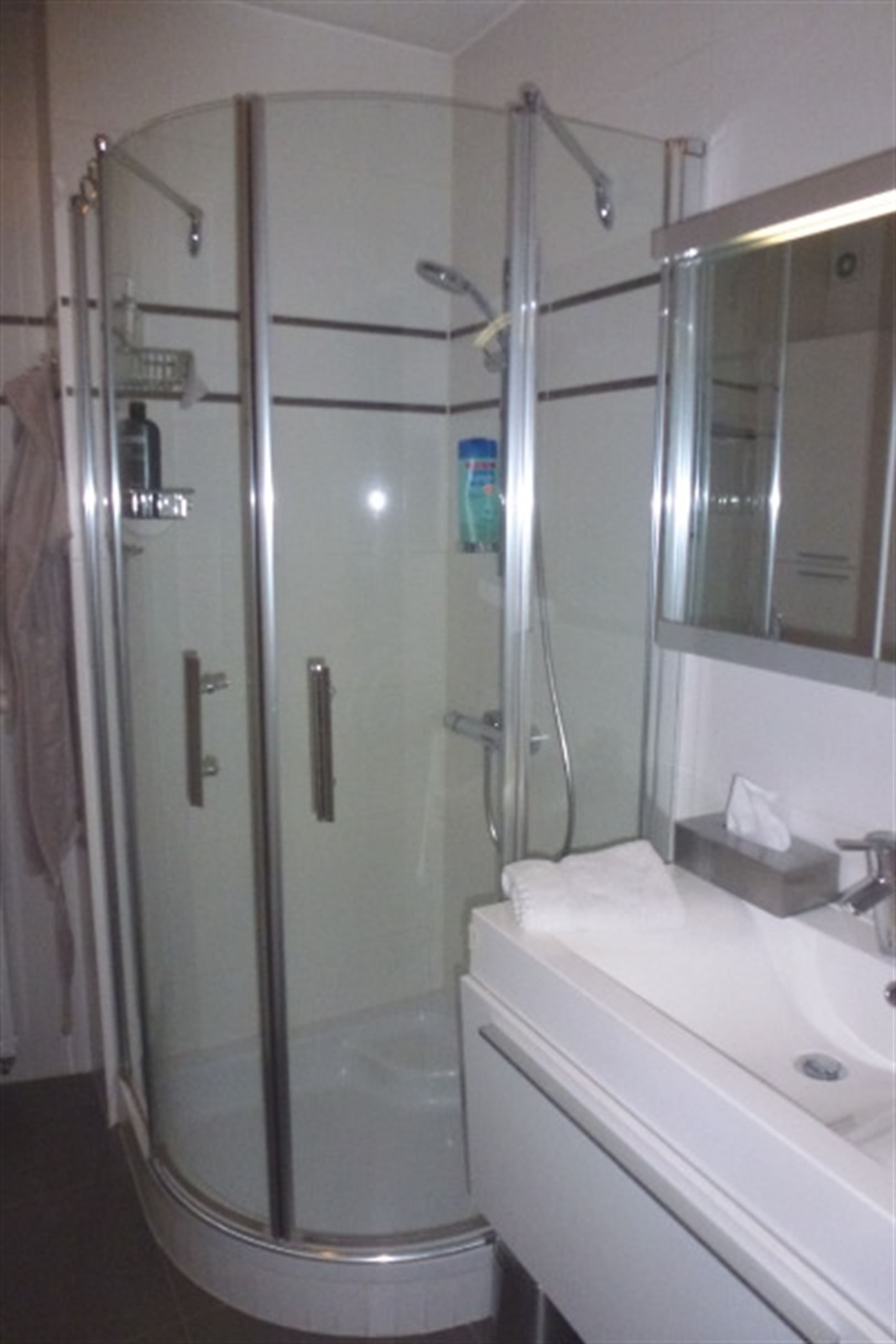 Royaal appartement met 2 slpk, magnifiek groot terras en 2 autostaanplaatsen foto 16