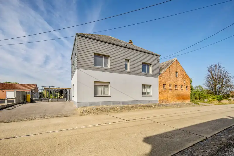 Hoofdfoto van de publicatie: Charmante woning met aangrenzende stellen op 17are