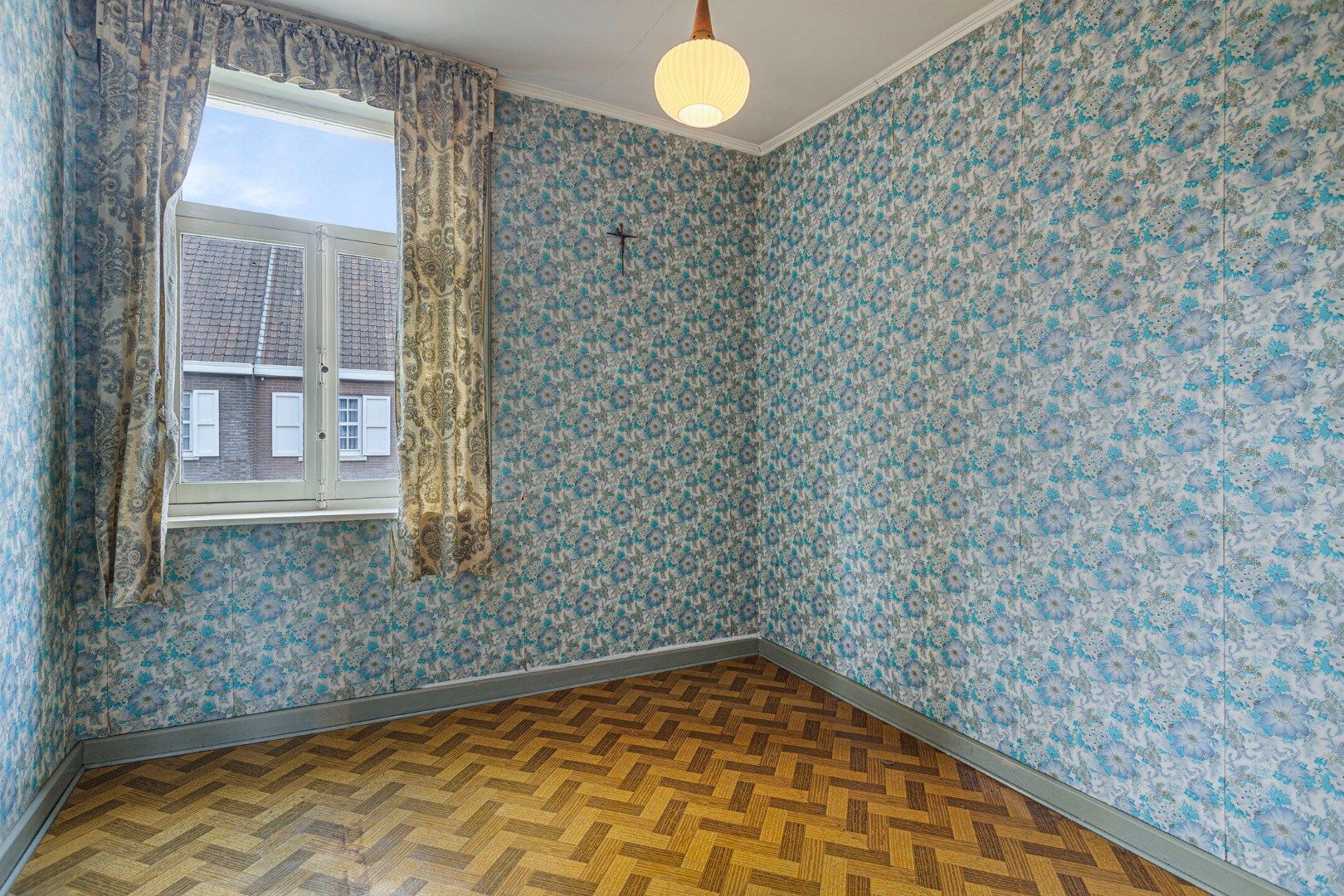 Te renoveren woning in hartje Lauwe! foto 16