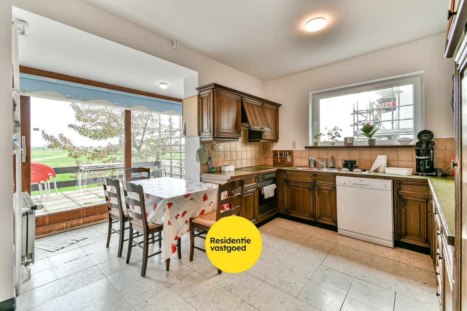 Karaktervolle villa met prachtig vergezicht op wandelafstand van zee foto 8