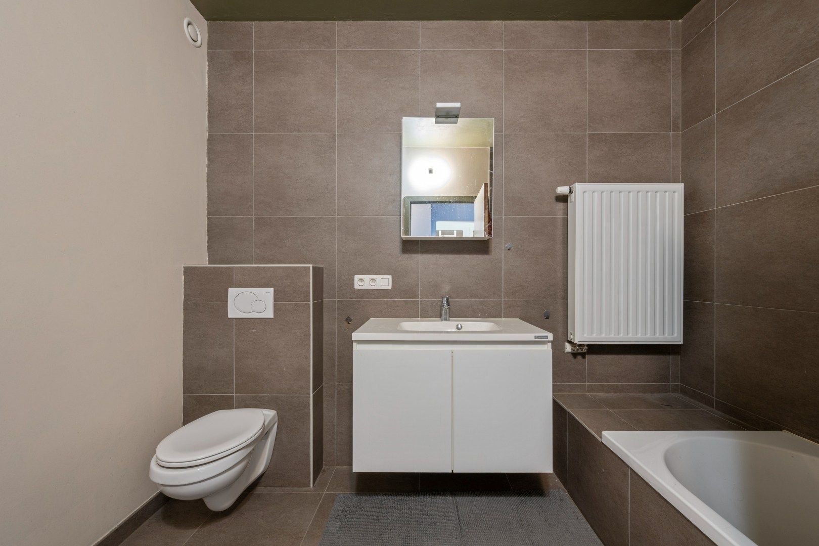Licht op te frissen appartementsgebouw met 3 appartementen en 3 garageboxen op TOP-ligging te St-Amandsberg foto 11