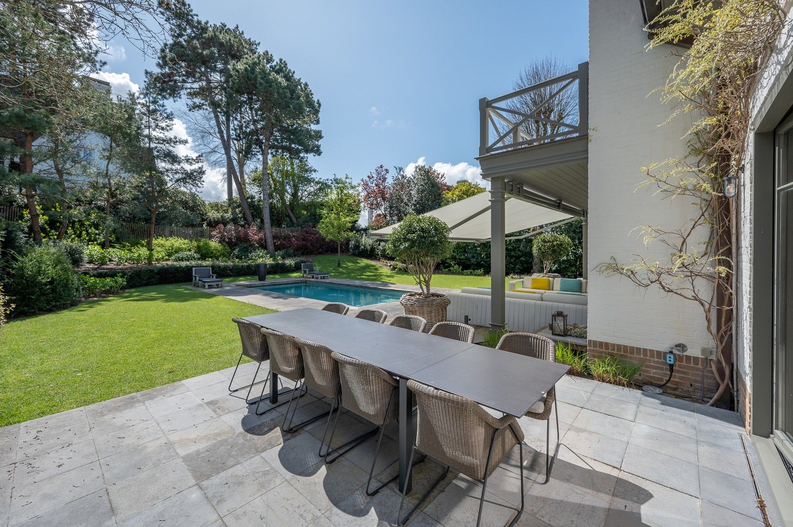 Prachtige villa met zwembad rustig gelegen in een paadje in hartje Zoute. foto 4