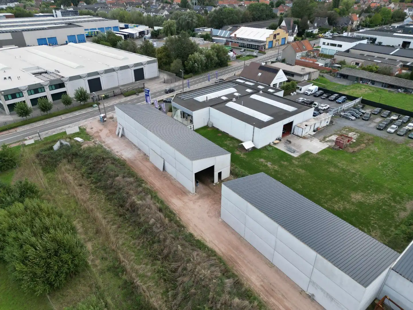 Loods B te huur – 180 m² KMO-zone Ardopoort te Roeselare foto 3
