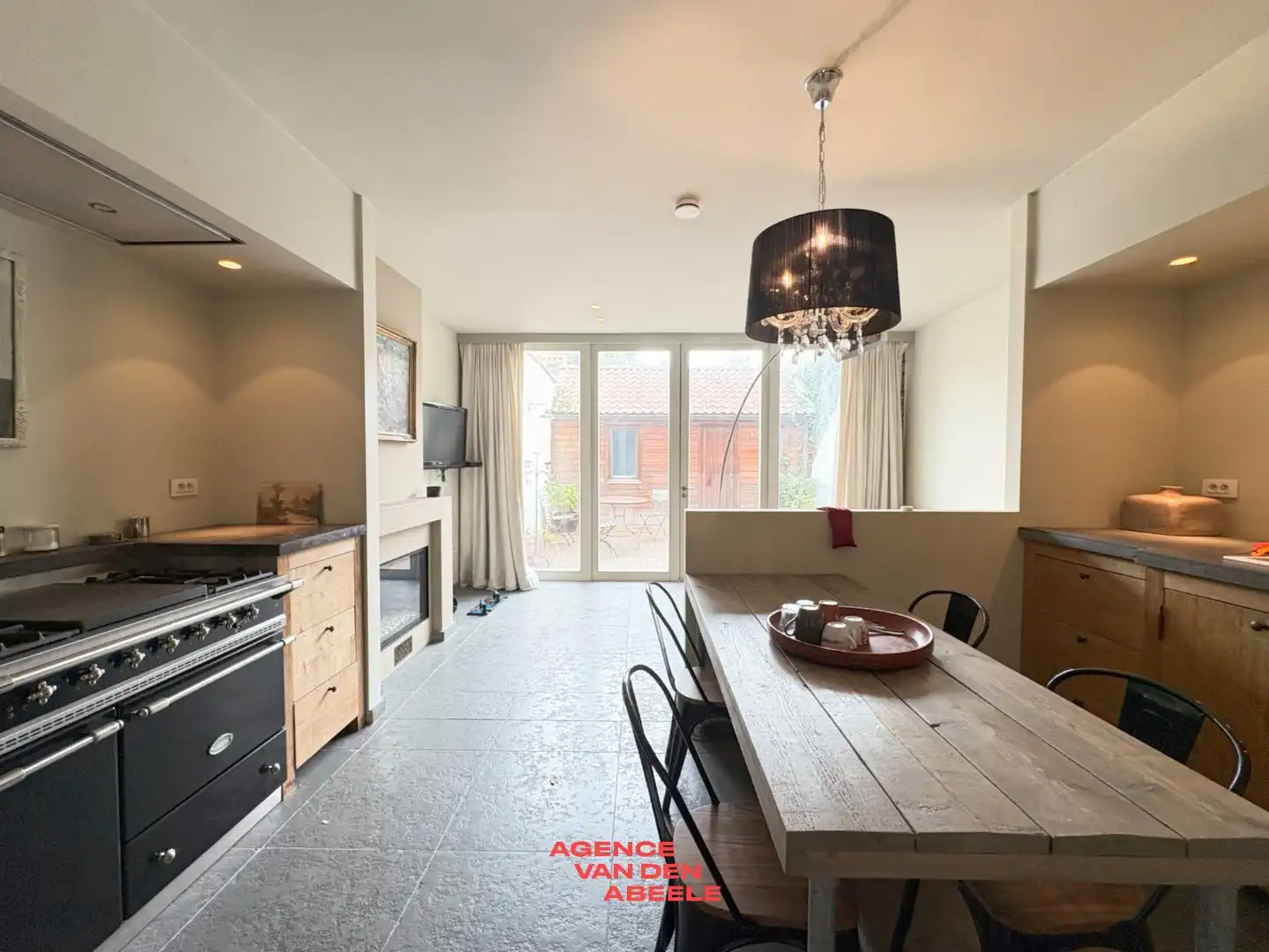 Woning met stadskoer foto 9