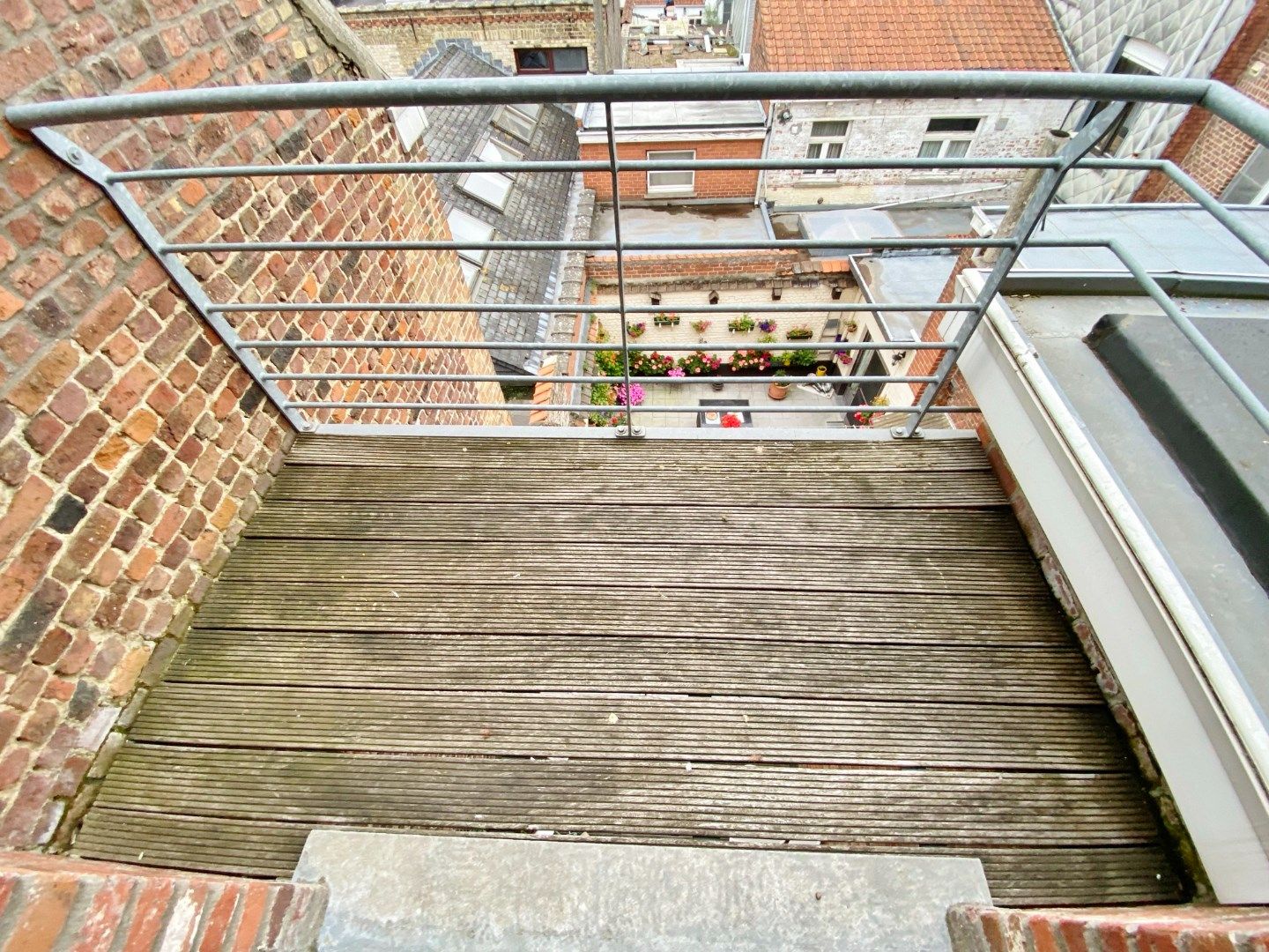 Bemeubeld appartement met terras op centrale ligging foto 9