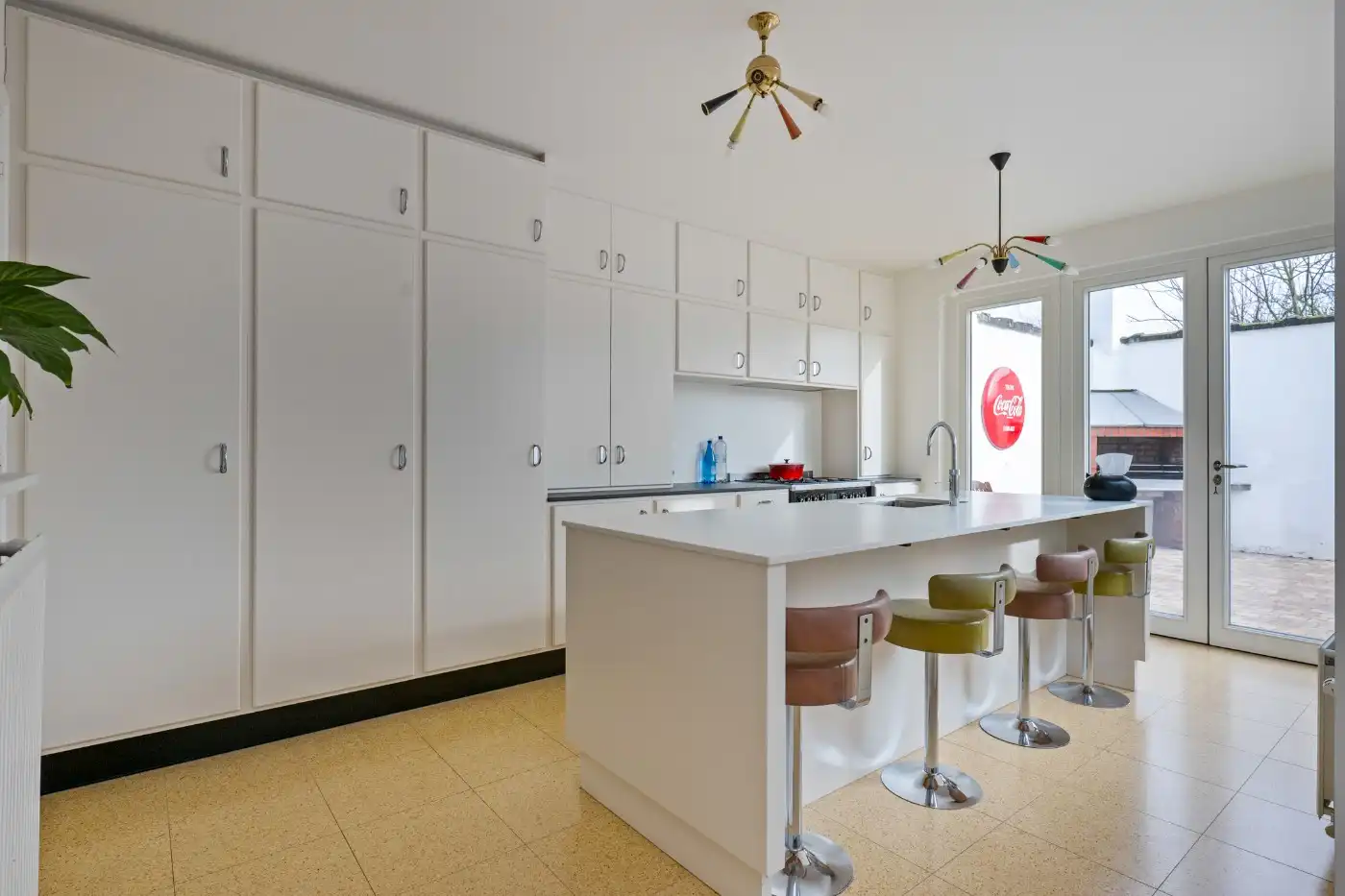 Prachtig gerenoveerde, authentieke woning met 4 slpk. en tuin foto 9