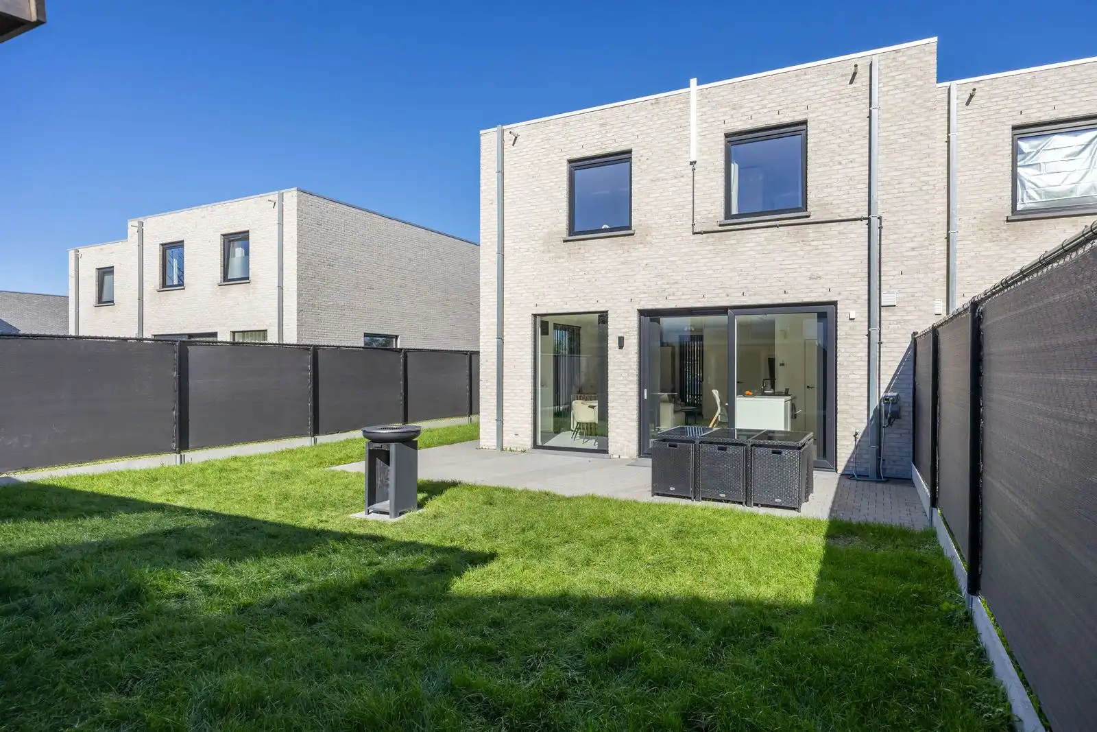 Jonge halfopen woning met 3 slpk, gezellige tuin én kwalitatieve afwerking foto 21