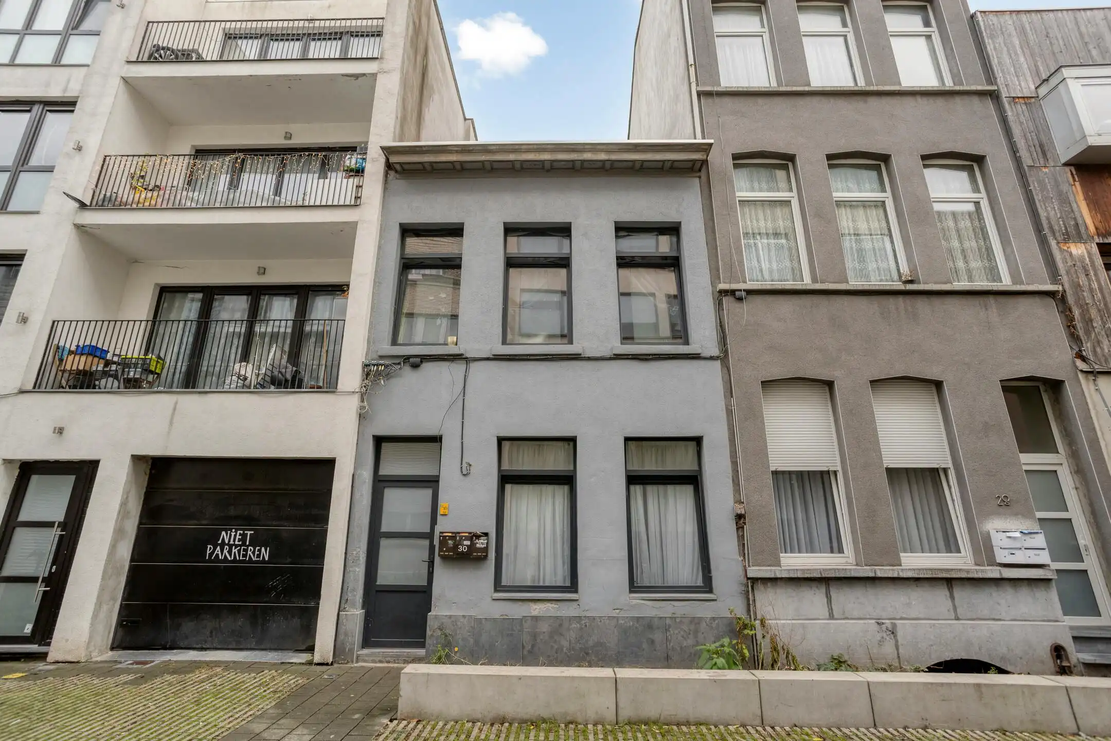 Huis van ca. 220 m² te koop in Borgerhout foto {{pictureIndex}}