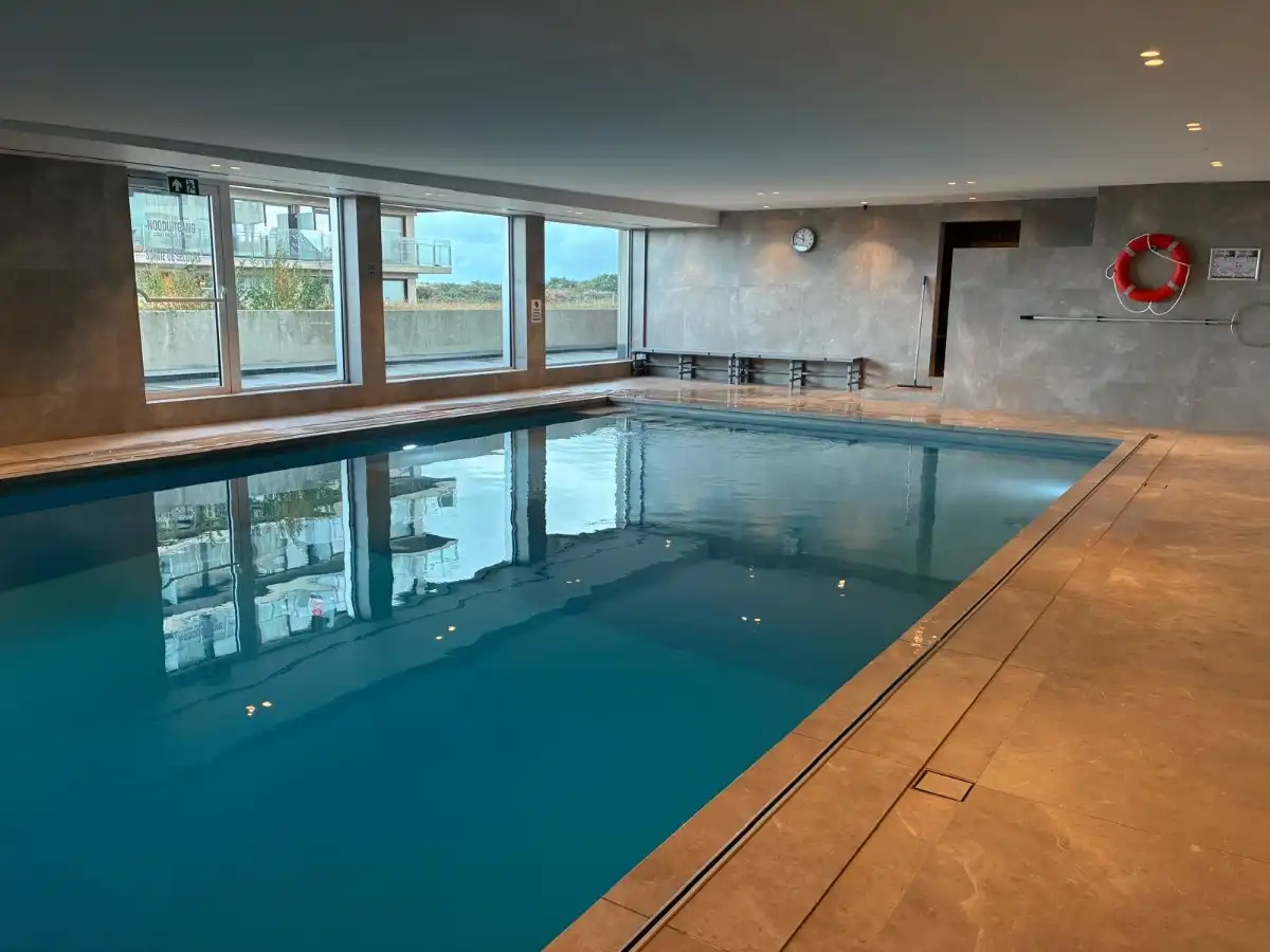 HOEKAPPARTEMENT MET PANORAMISCH ZEEZICHT TE KOOP IN DE PANNE : foto 22
