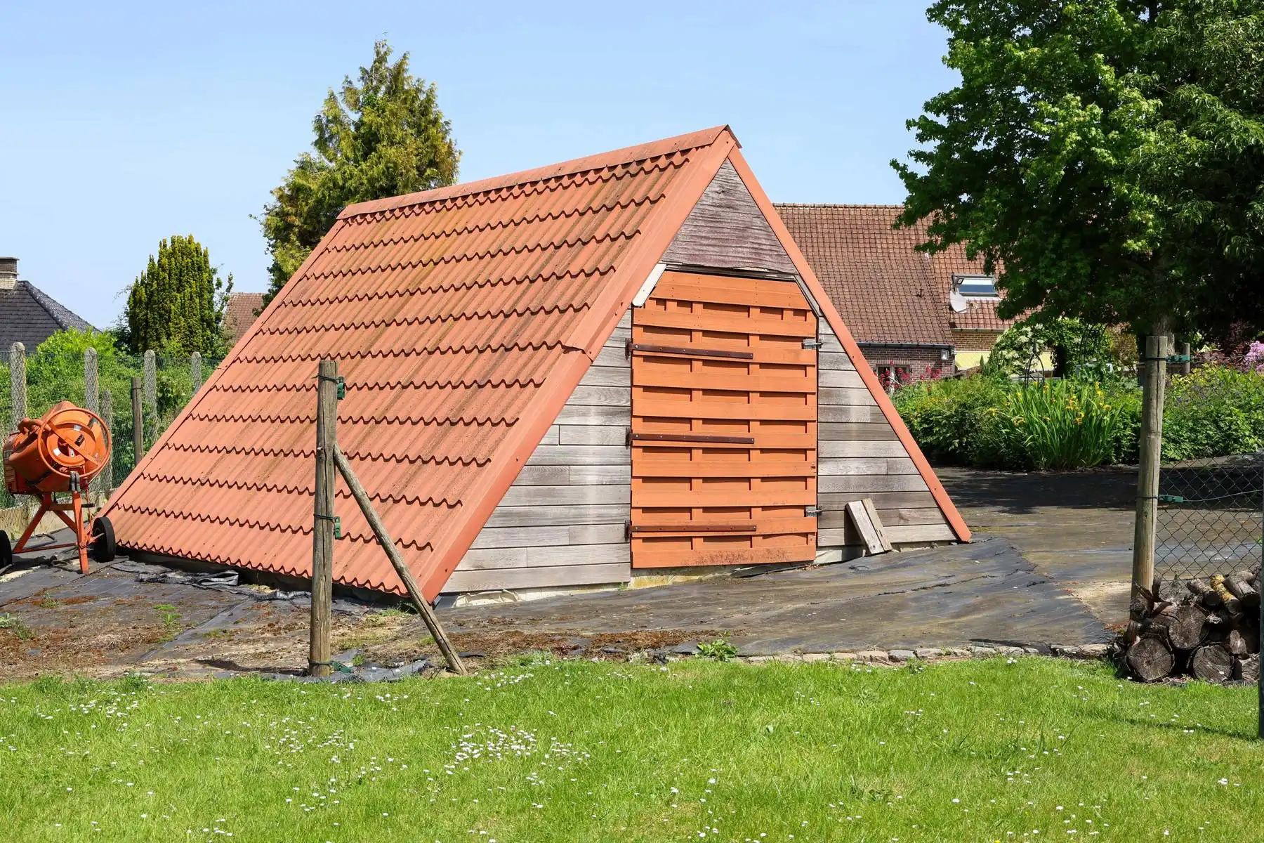 Landelijke villa met werkruimte, paardenstal en grote tuin foto 35