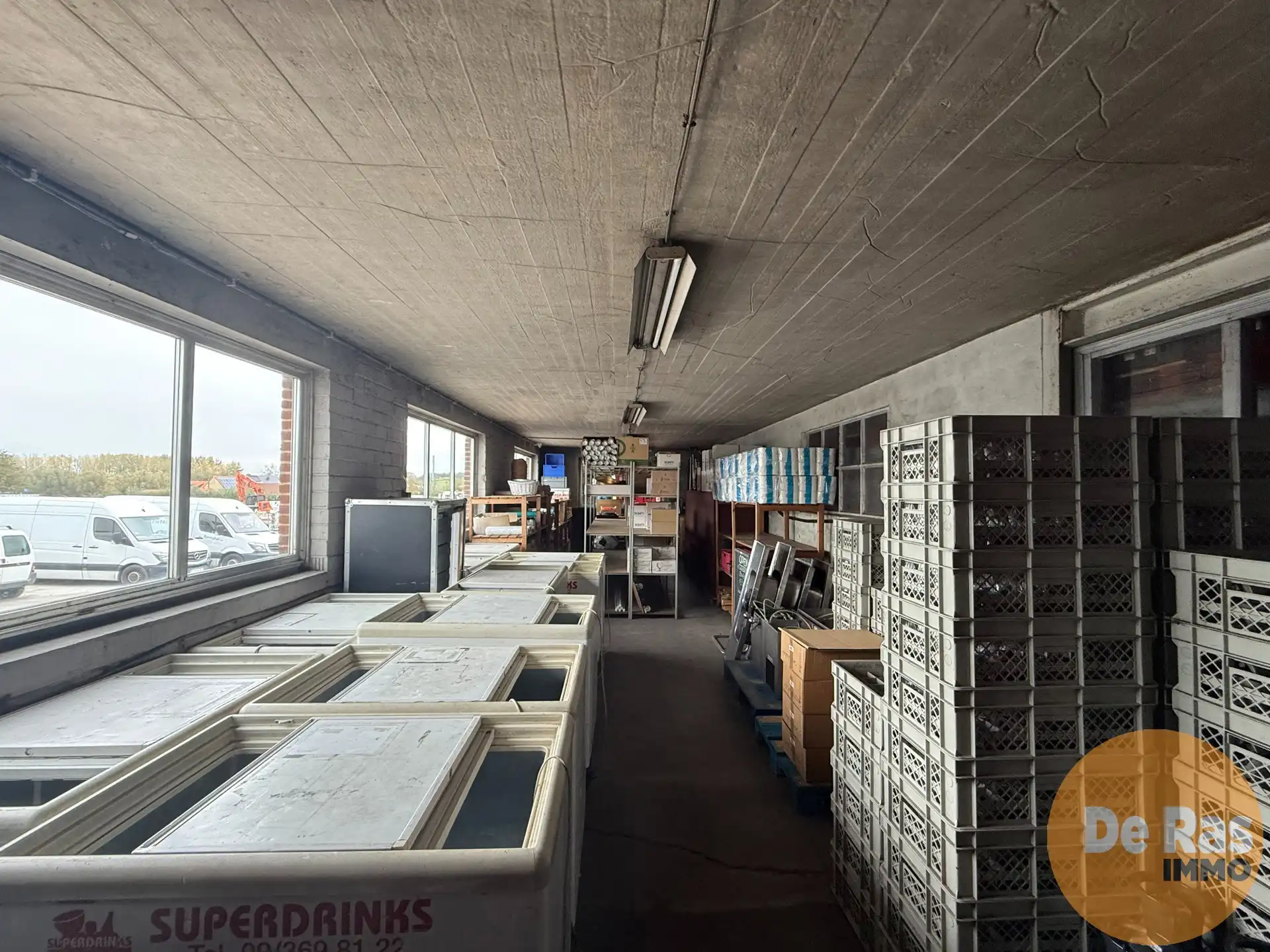LEDE - Magazijn met commerciële ruimte foto 11