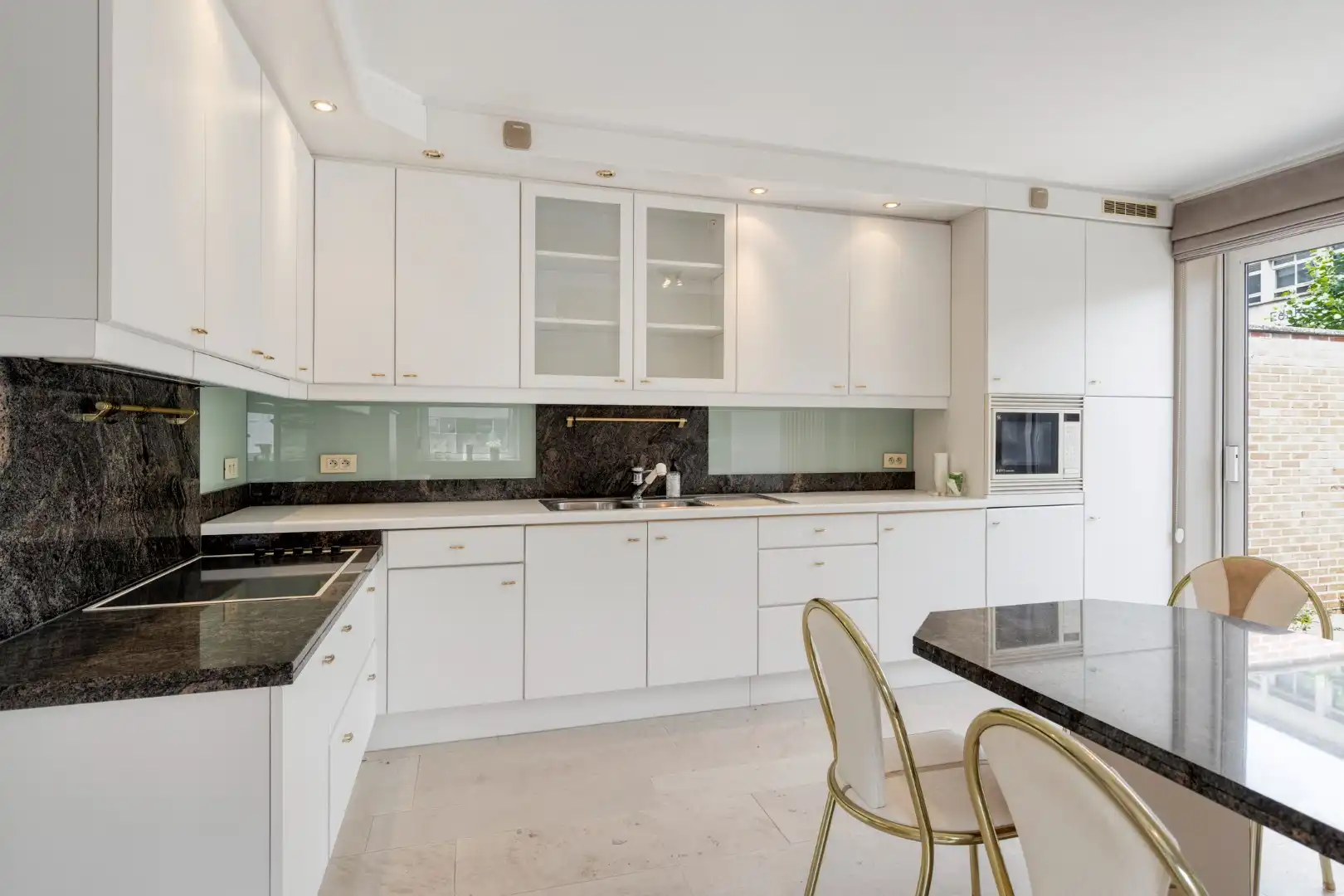 Instapklare woning met 3 SLPKS nabij het centrum van Mol !  foto 10
