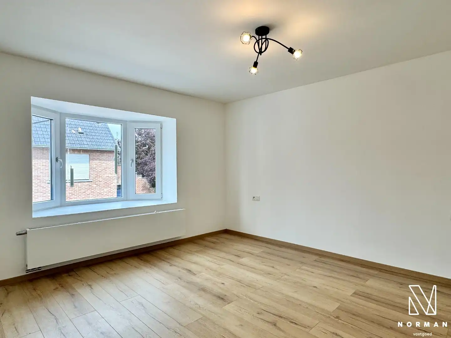Grote woning met 4kamers, 2 badkamers,... foto 14