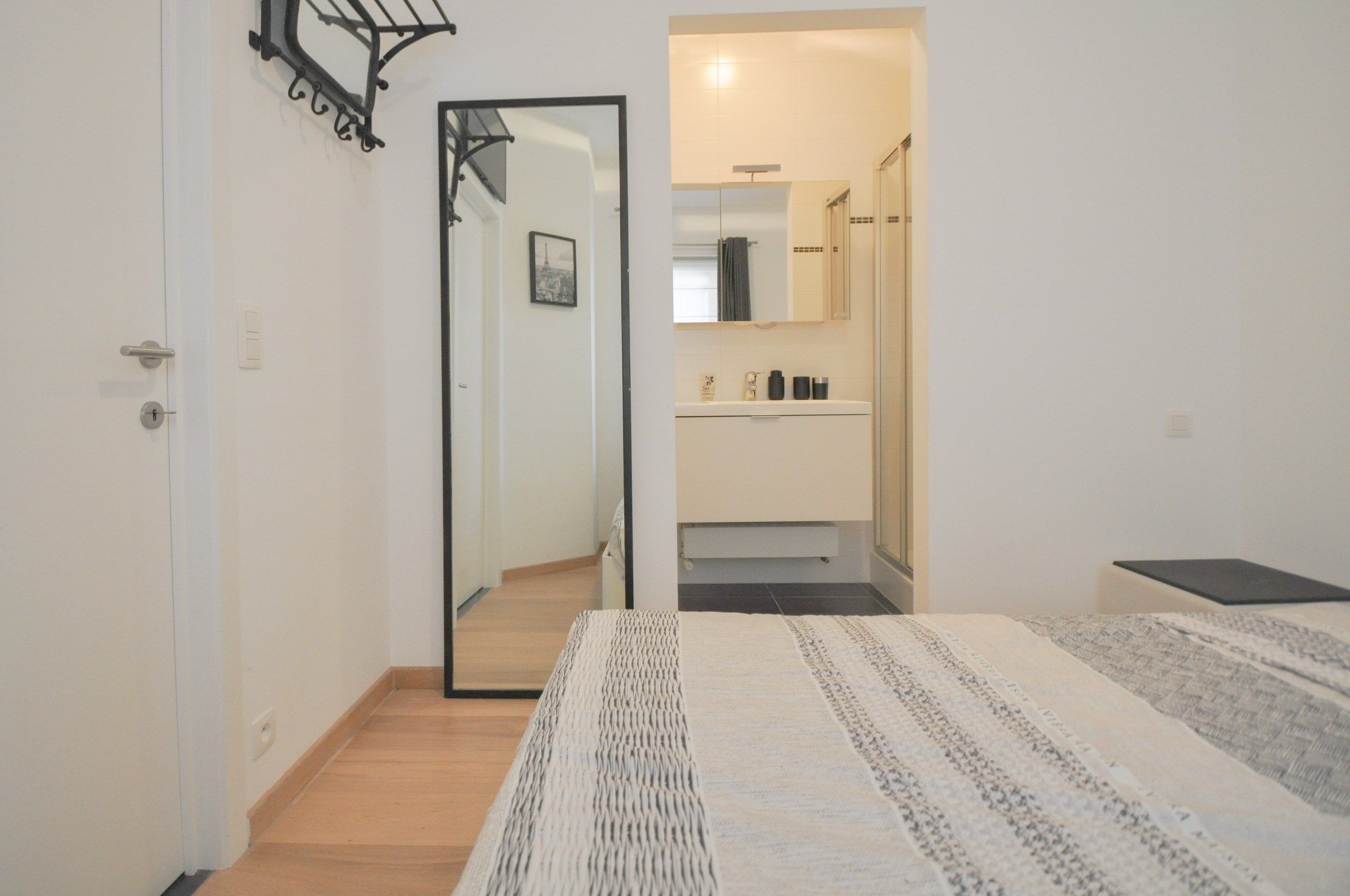 Instapklaar, centraal gelegen duplex appartement nabij de Dumortierlaan. foto 18