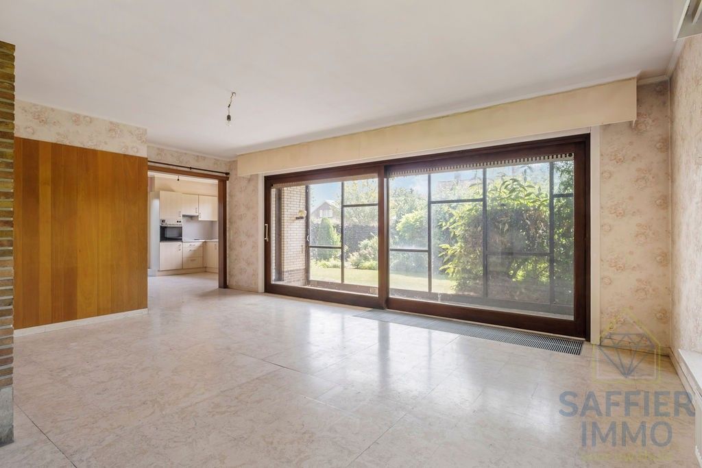 Ruime gezinswoning met zonnige tuin en 5 slaapkamers in hartje Izegem foto 15