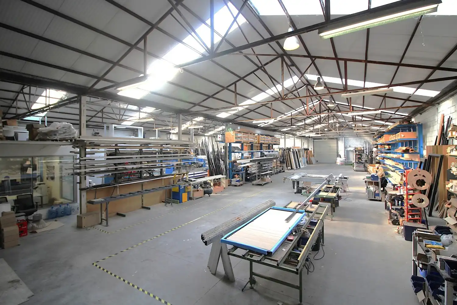 Maldegem | industriezone Krommewege – compleet uitgerust bedrijfsgebouw van ca.1.230m². foto 4