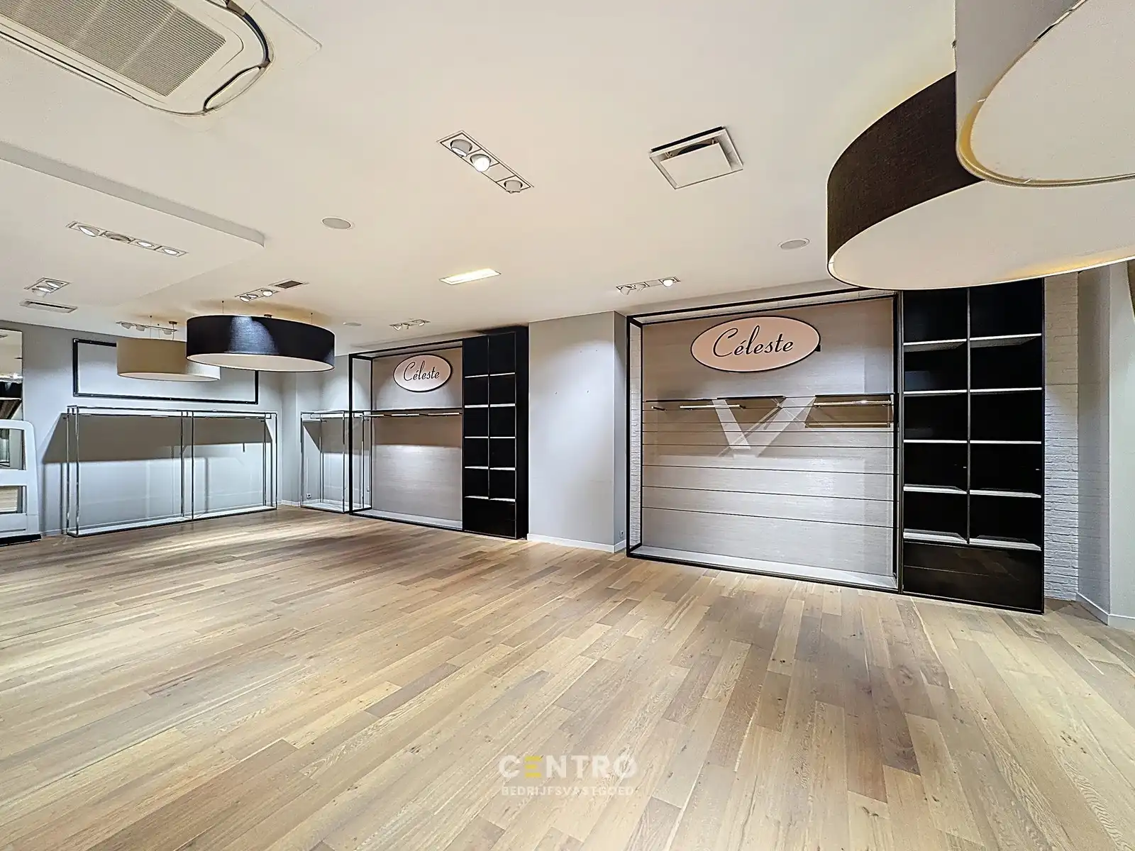 TE HUUR - Commerciële HANDELSRUIMTE (236m²) met KELDER (73m²) op topligging in het centrum van Eeklo foto 3