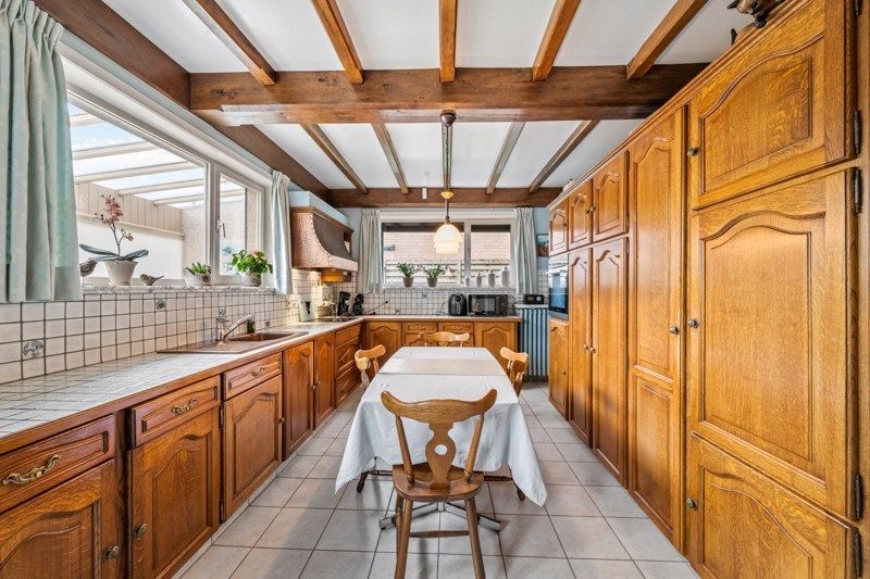 Veelzijdige villa met garage, werkplaats en 4 slaapkamers in Jabbeke foto 9
