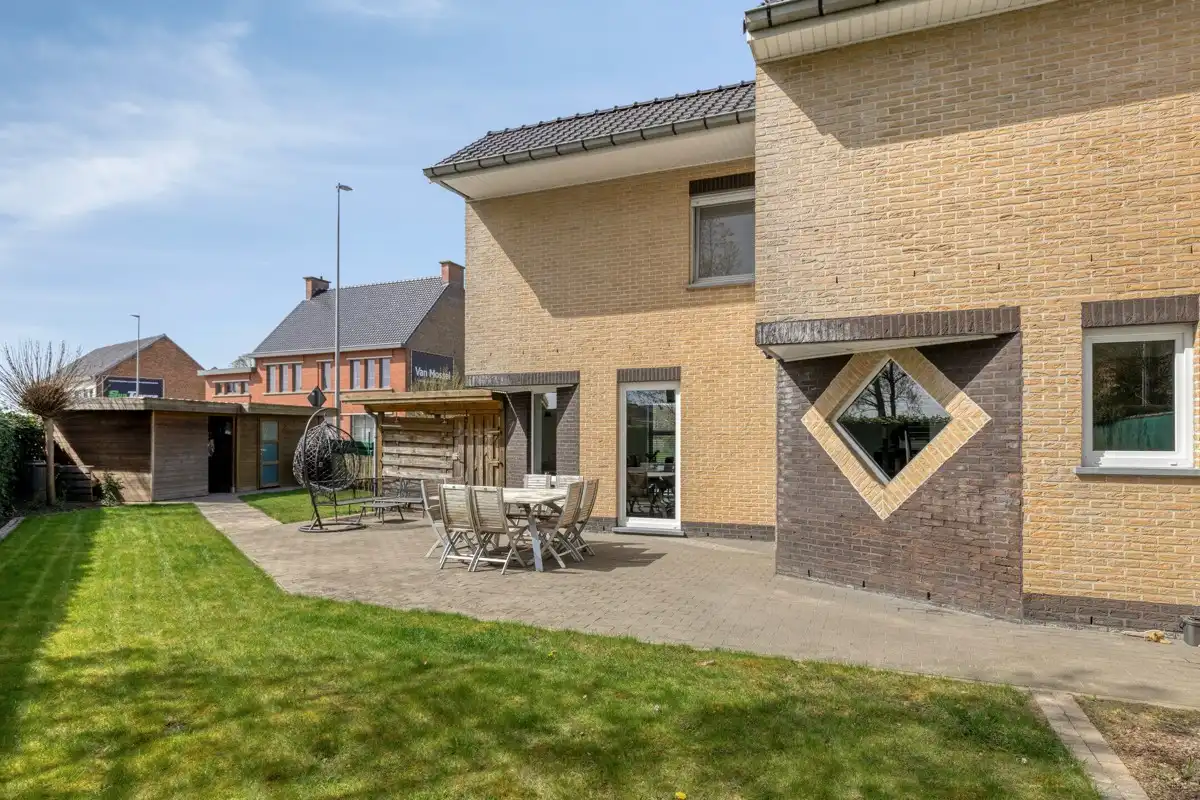 Instapklare gerenoveerde woning te Zwalm foto 12