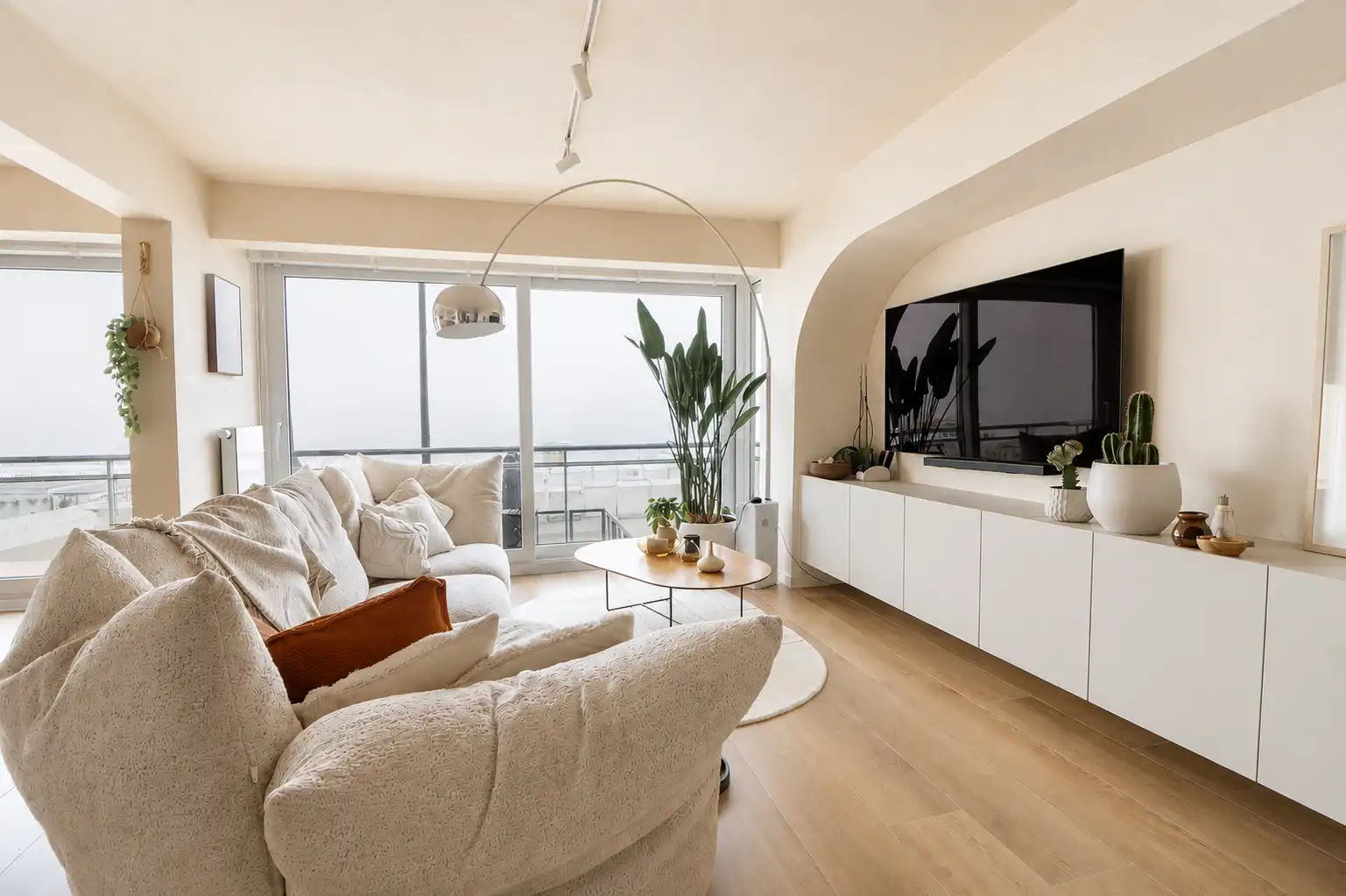 Luxueus, lichtrijk appartement (130 m²) met 3 slaapkamers en frontaal zeezicht. foto 13