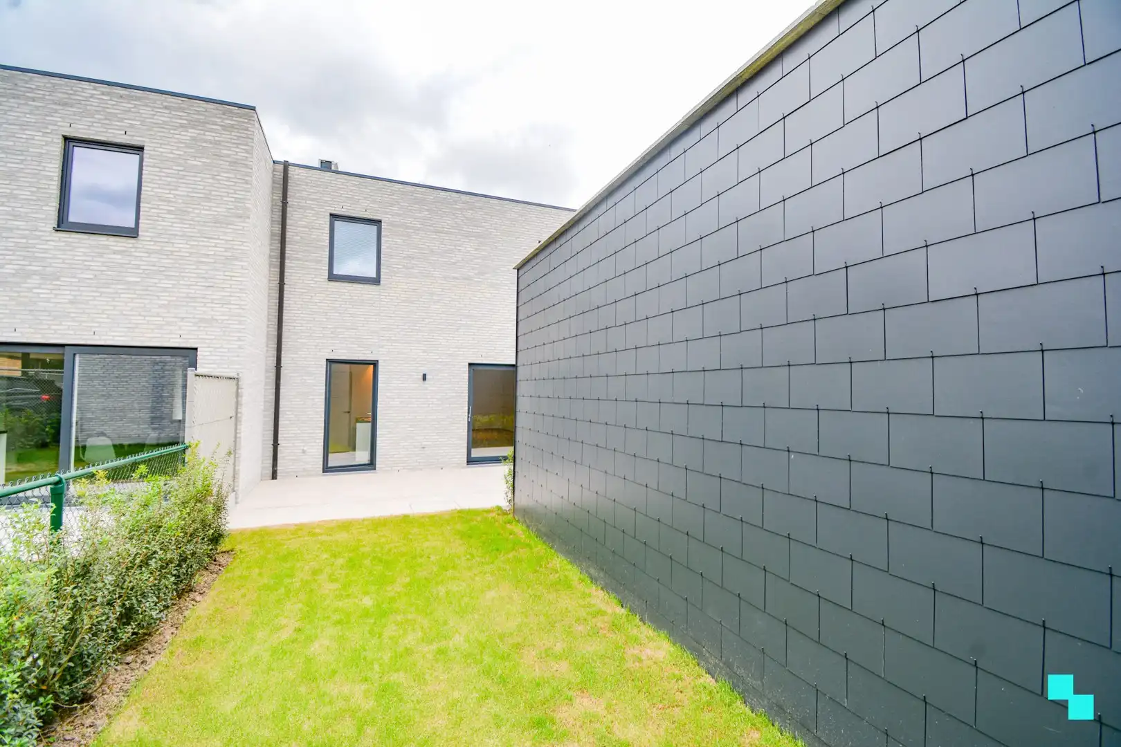 Volledig afgewerkte nieuwbouwwoning met carport te Sleihage foto 26