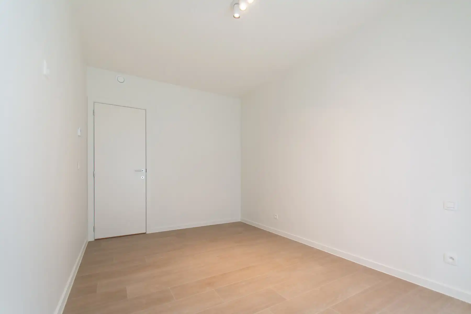 Prachtig Modern nieuwbouwappartement met 1slpk. en balcon foto 11