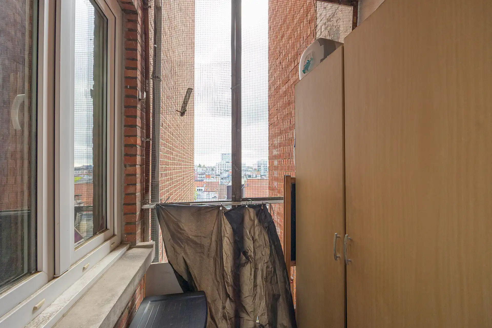 Instapklaar appartement met 2 slpk's + bureau met parkzicht foto 20