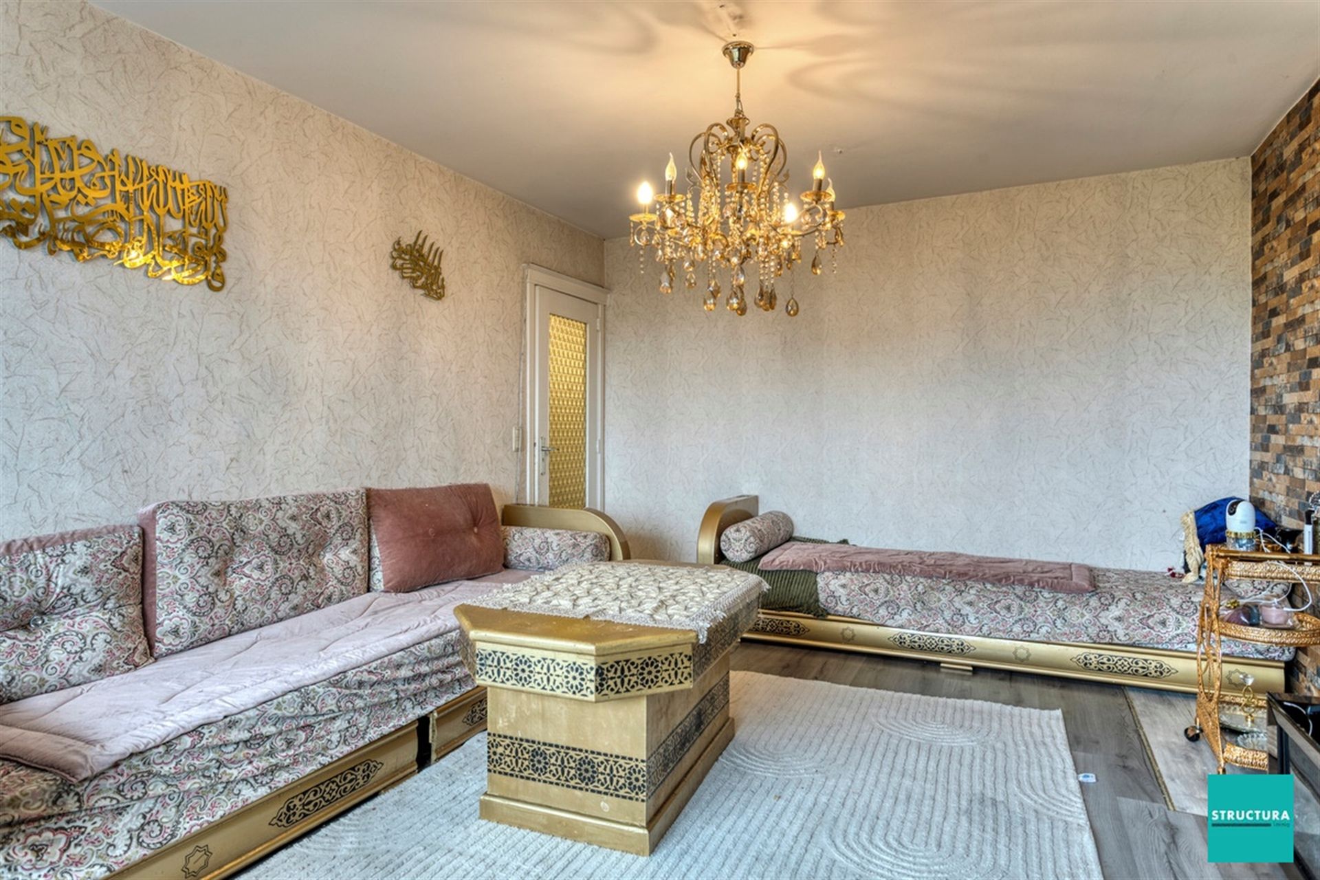 


Zeer aangename éénkamerappartement te koop in Jette.


 foto 4