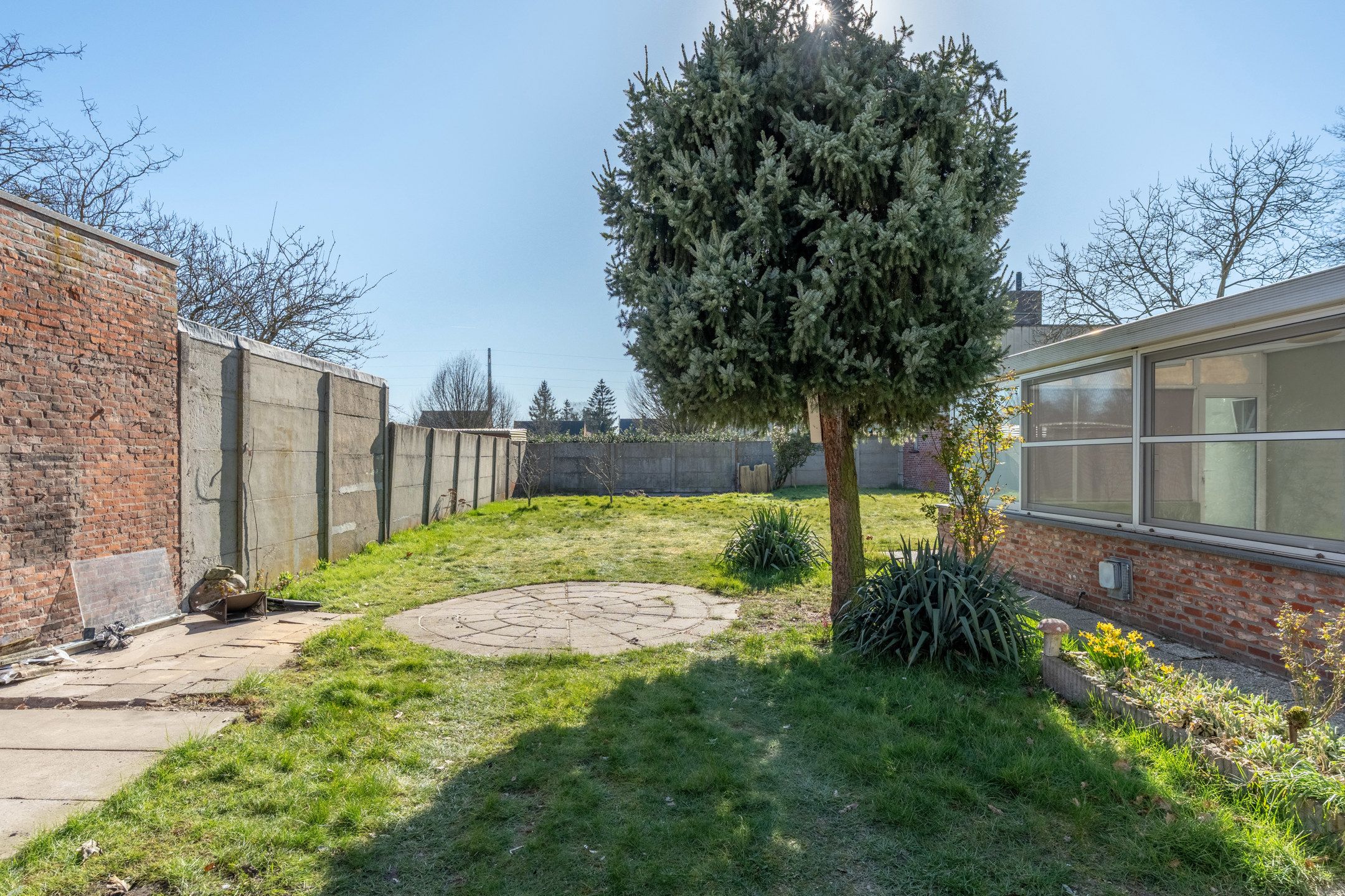 Te renoveren woning met ruime tuin op toplocatie Vosselaar. foto 6