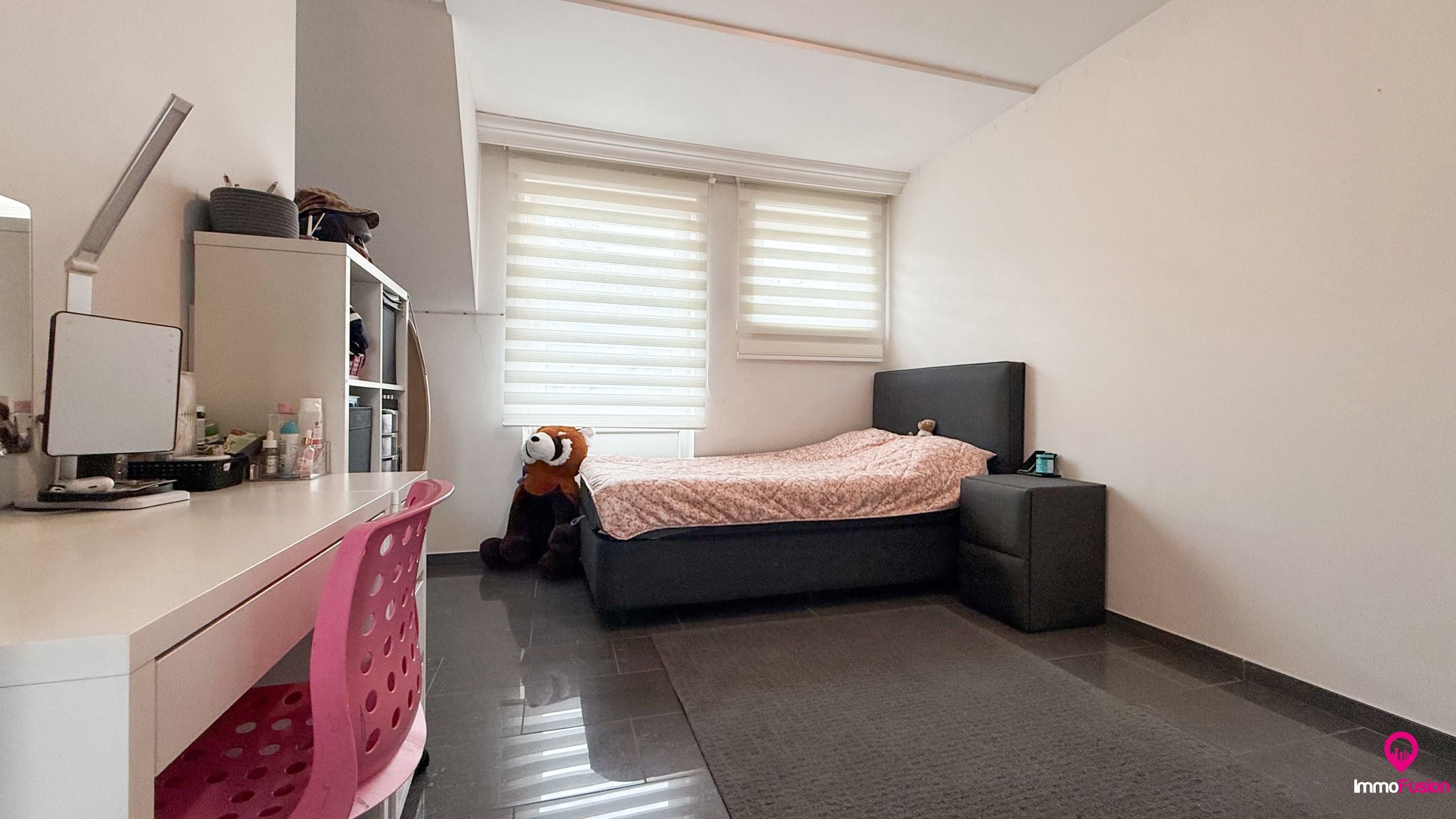 Instapklare woning met 3 slpks, tuin en garage in Lillo! foto 19