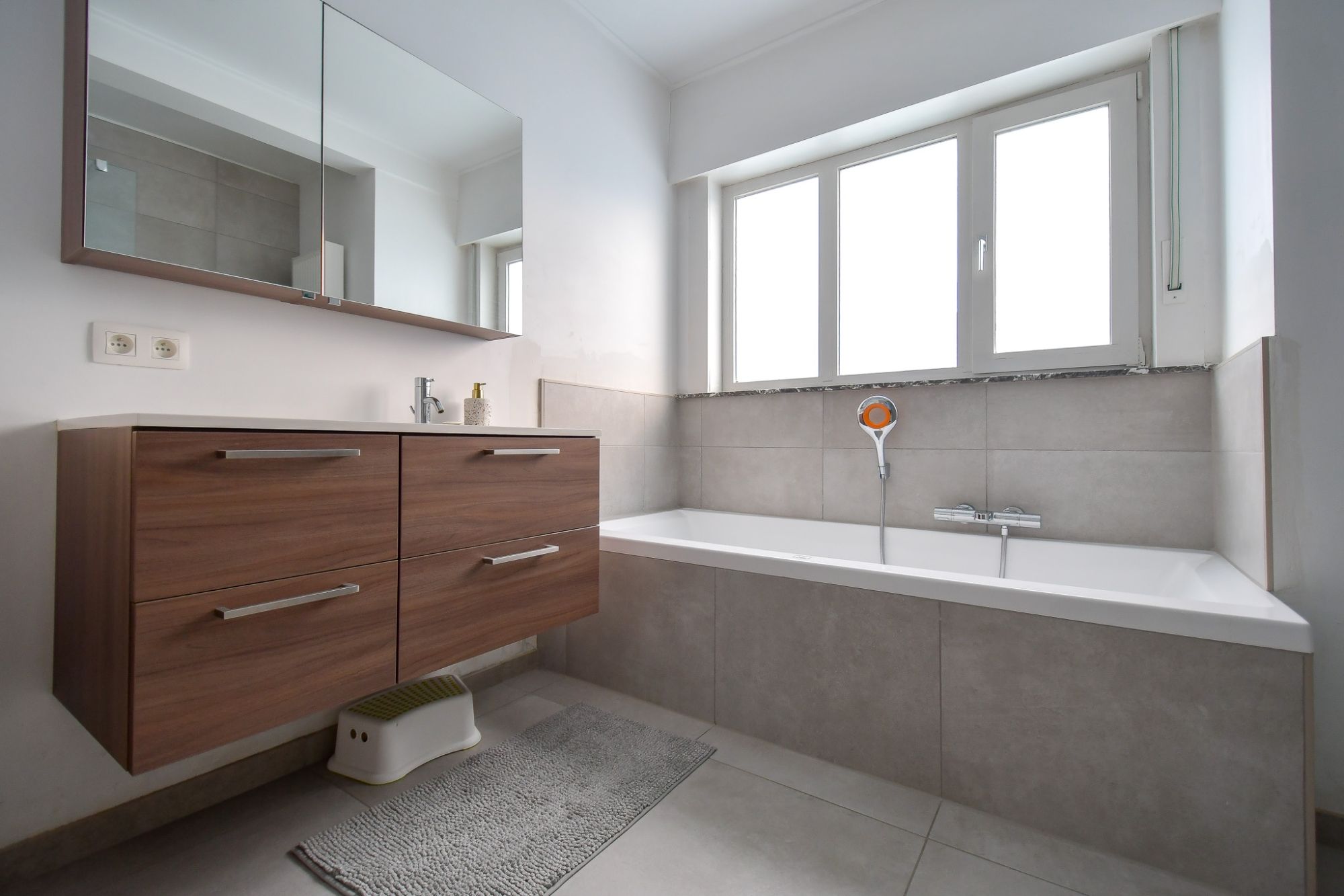 Trendy vernieuwde woning met uitbouw en grote tuin op uiterst rustige, doch centrale ligging. foto 15
