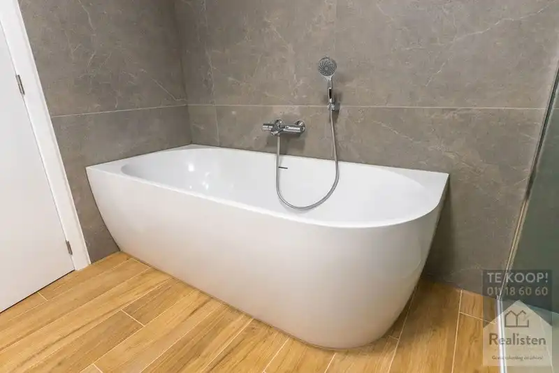 Instapklare nieuwbouwwoning - OB met garage foto 18