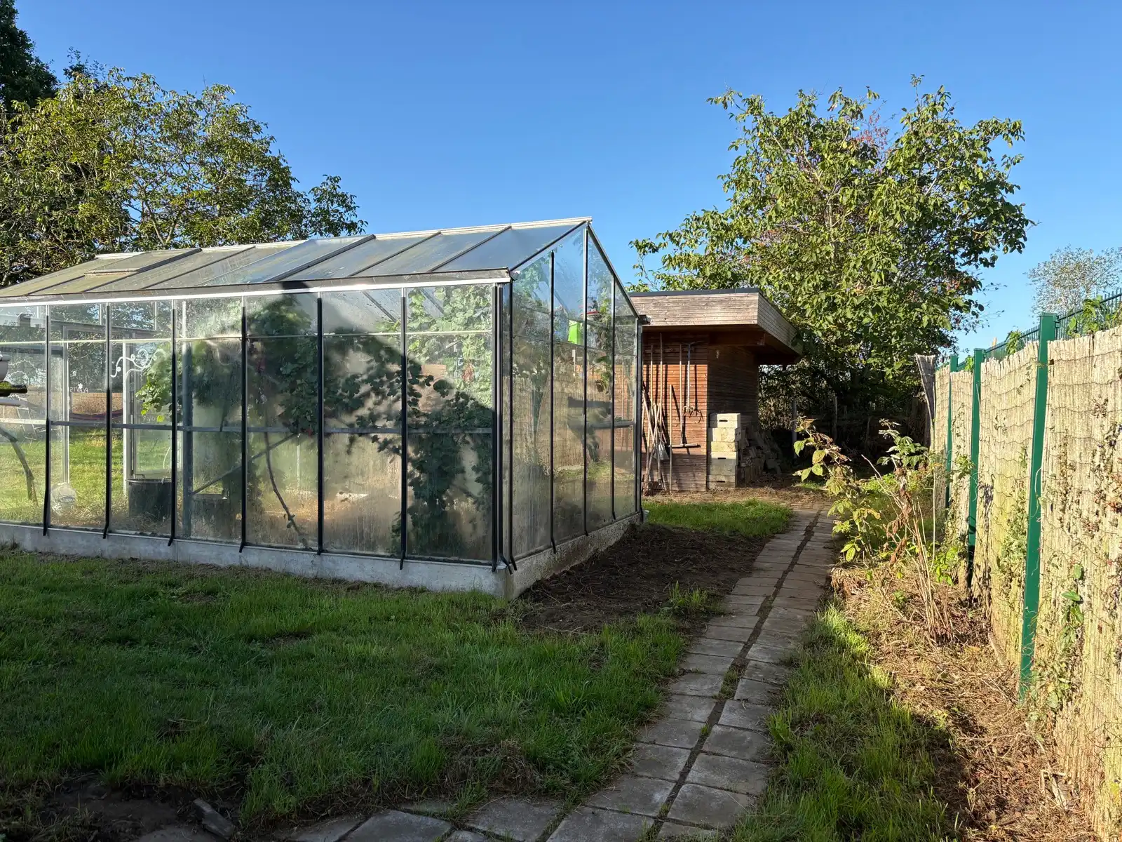 Te renoveren woning met groot bijgebouw foto 25