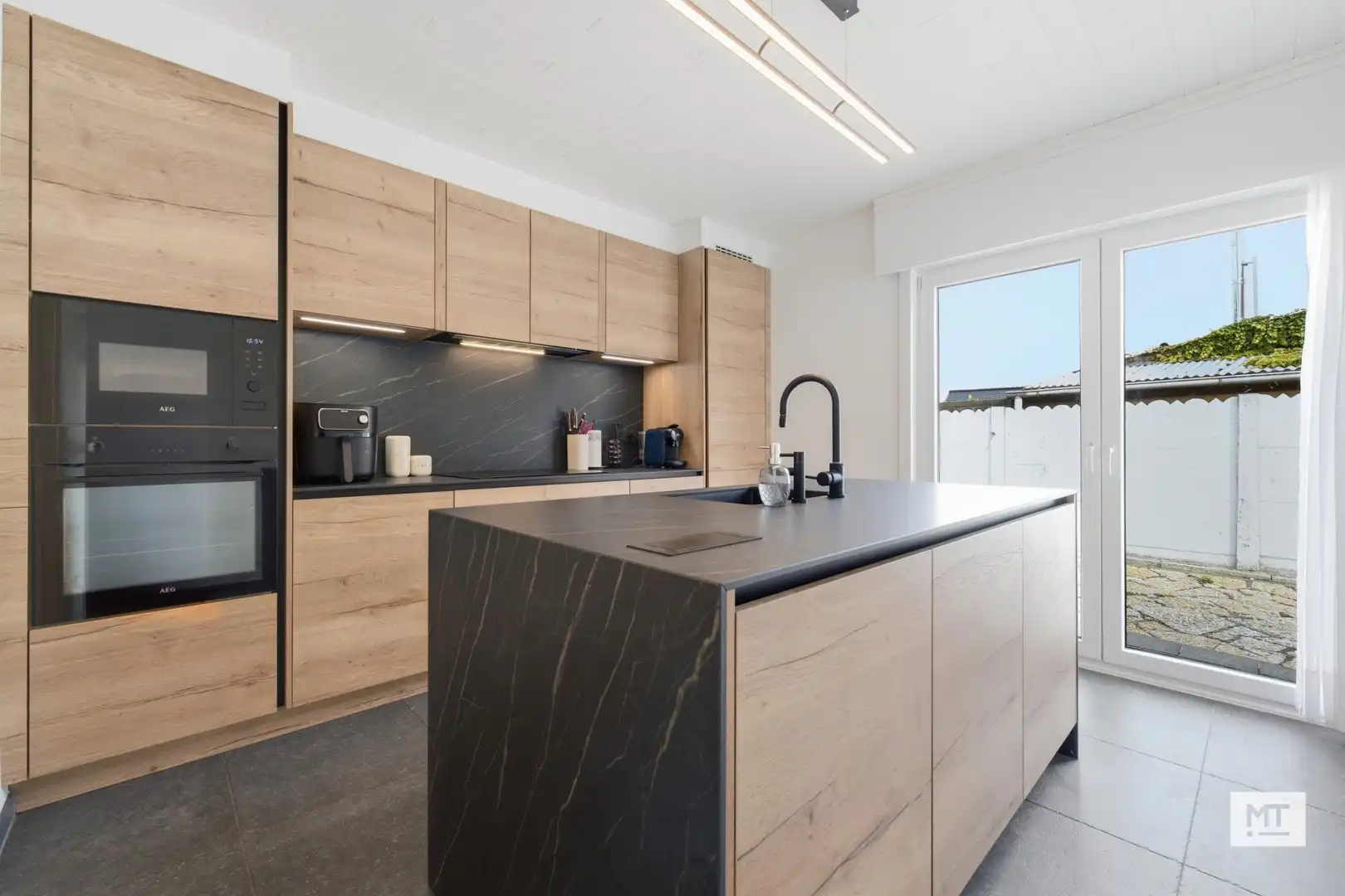 Gerenoveerde alleenstaande woning te koop op de Madonna foto 5