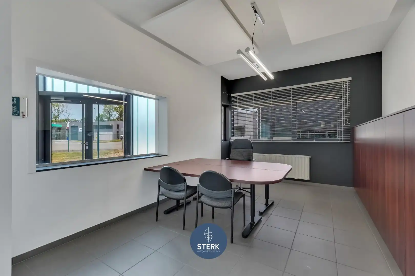 VEELZIJDIG INDUSTRIEPAND MET INSTAPKLAAR APPARTEMENT TE MAASMECHELEN ! foto 7