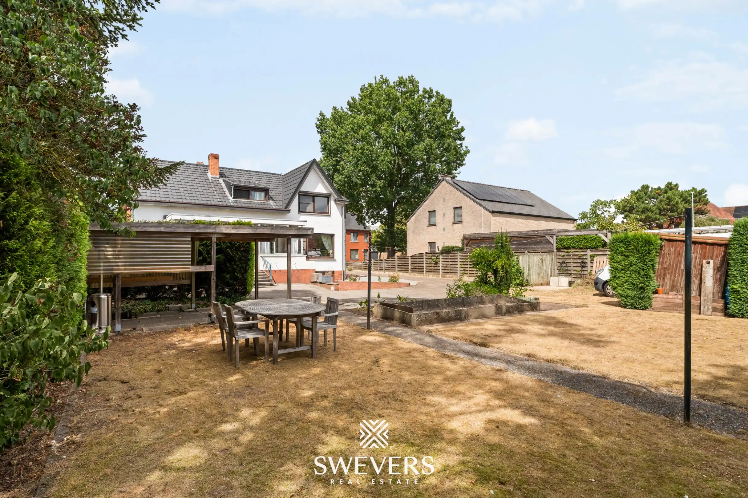 Uitstekend gelegen woning met 4 slaapkamers en mooie tuin foto 34