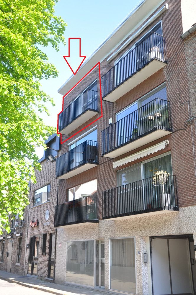 Instapklaar appartement met 3 slaapkamers in hartje Maaseik. foto 2