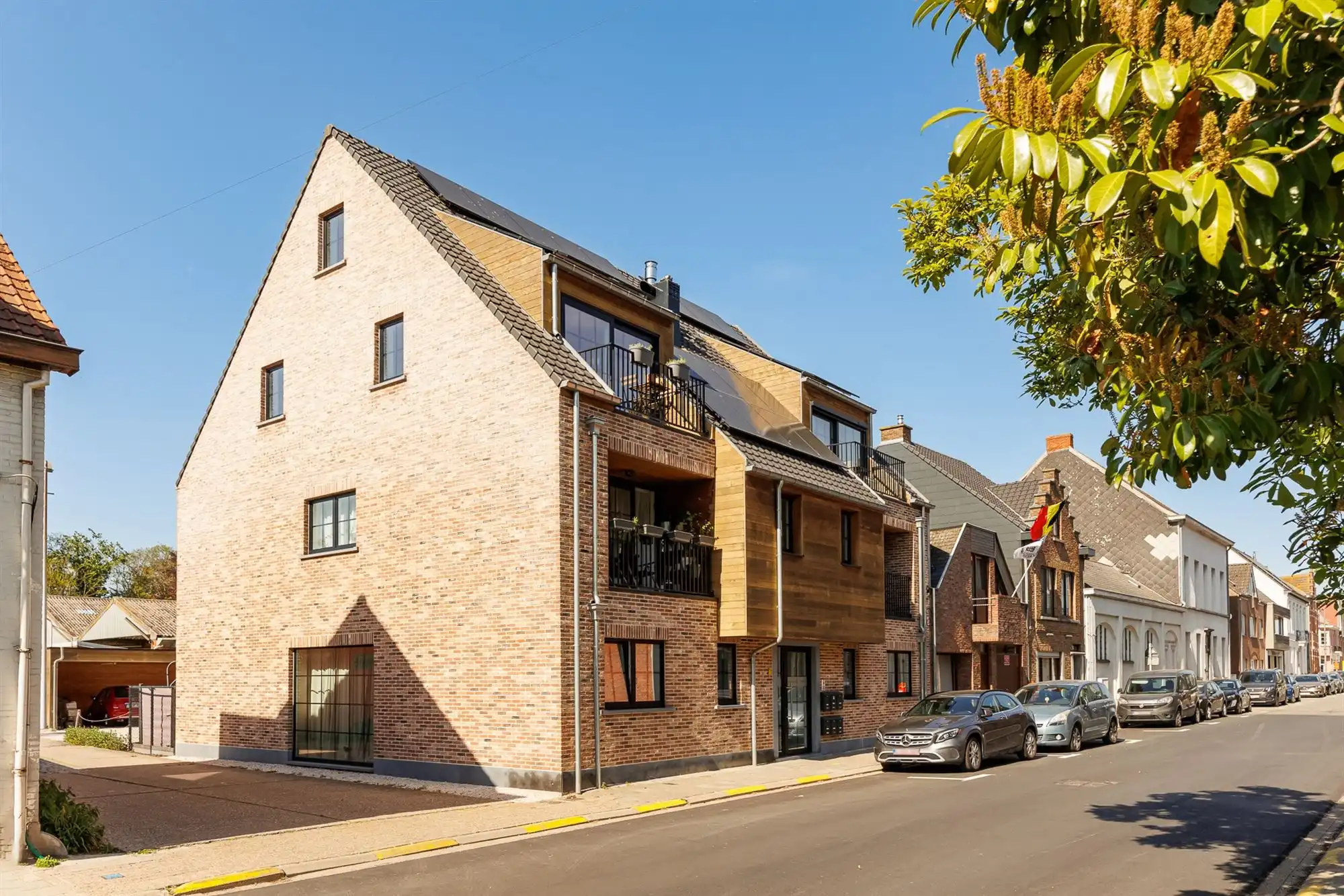 Instapklaar duplexappartement met een terras foto 18