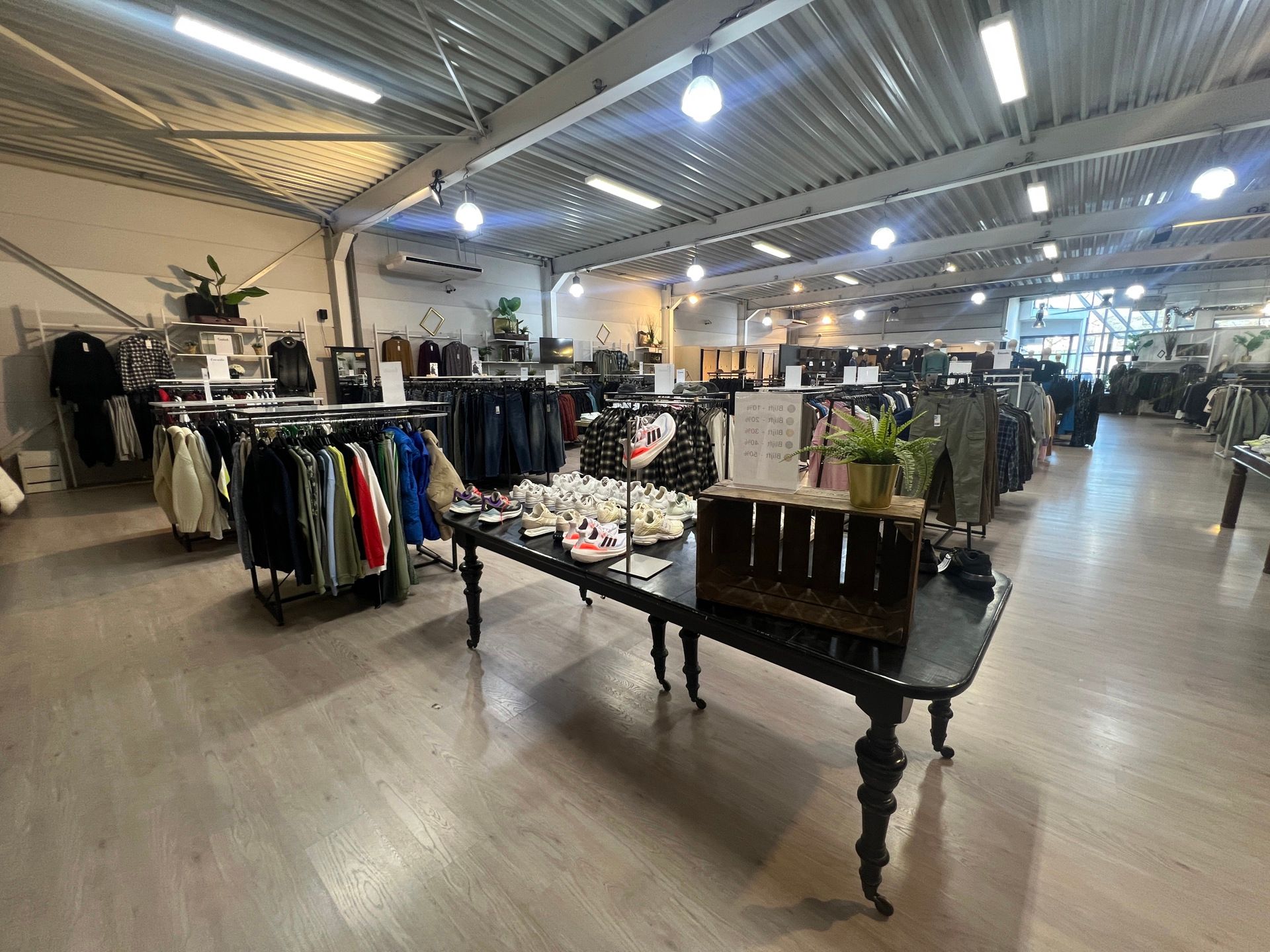 Baanwinkel van 725m² foto 12