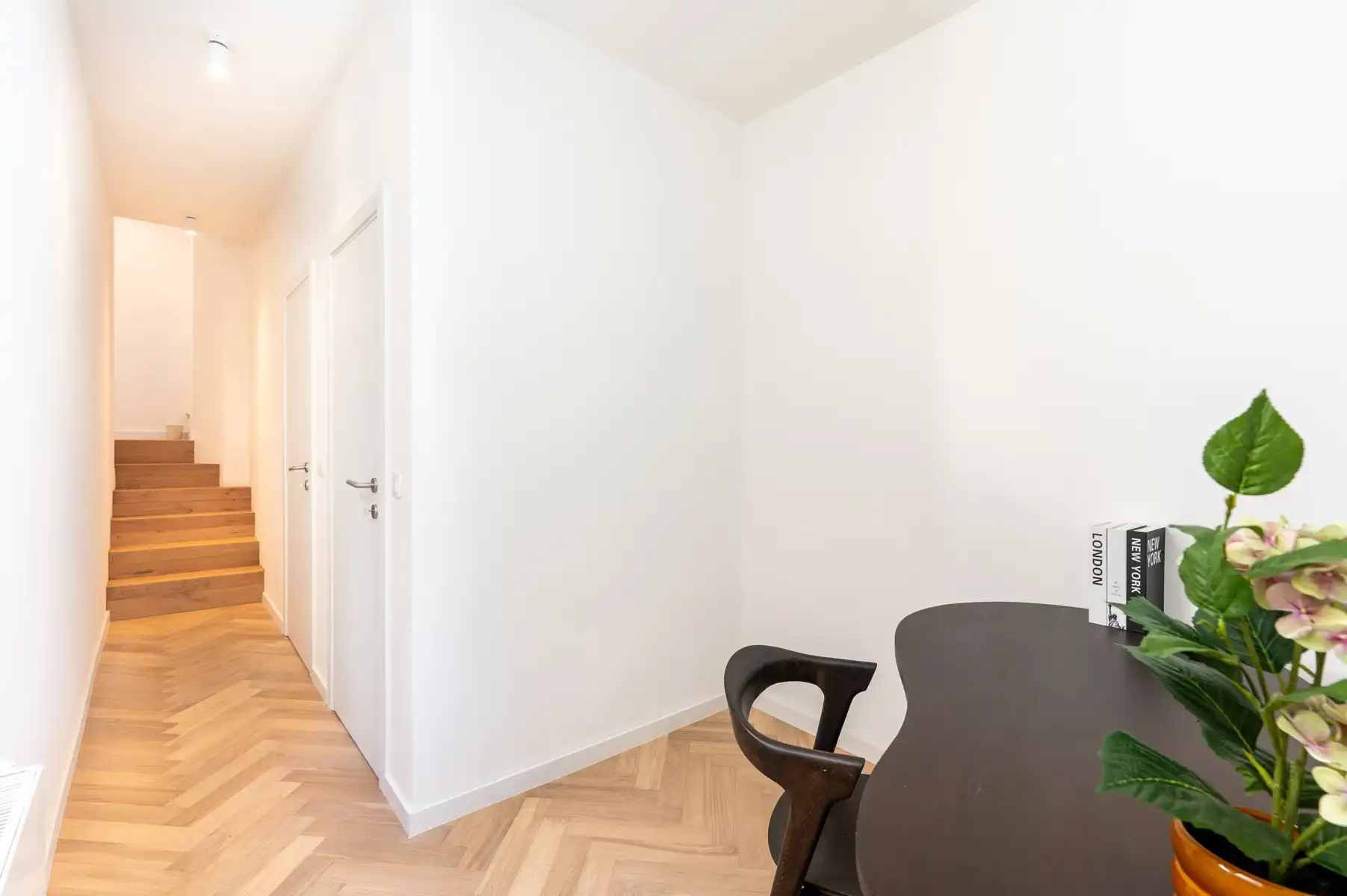 Appartement vol authentieke charme nabij de Dageraadplaats foto 9