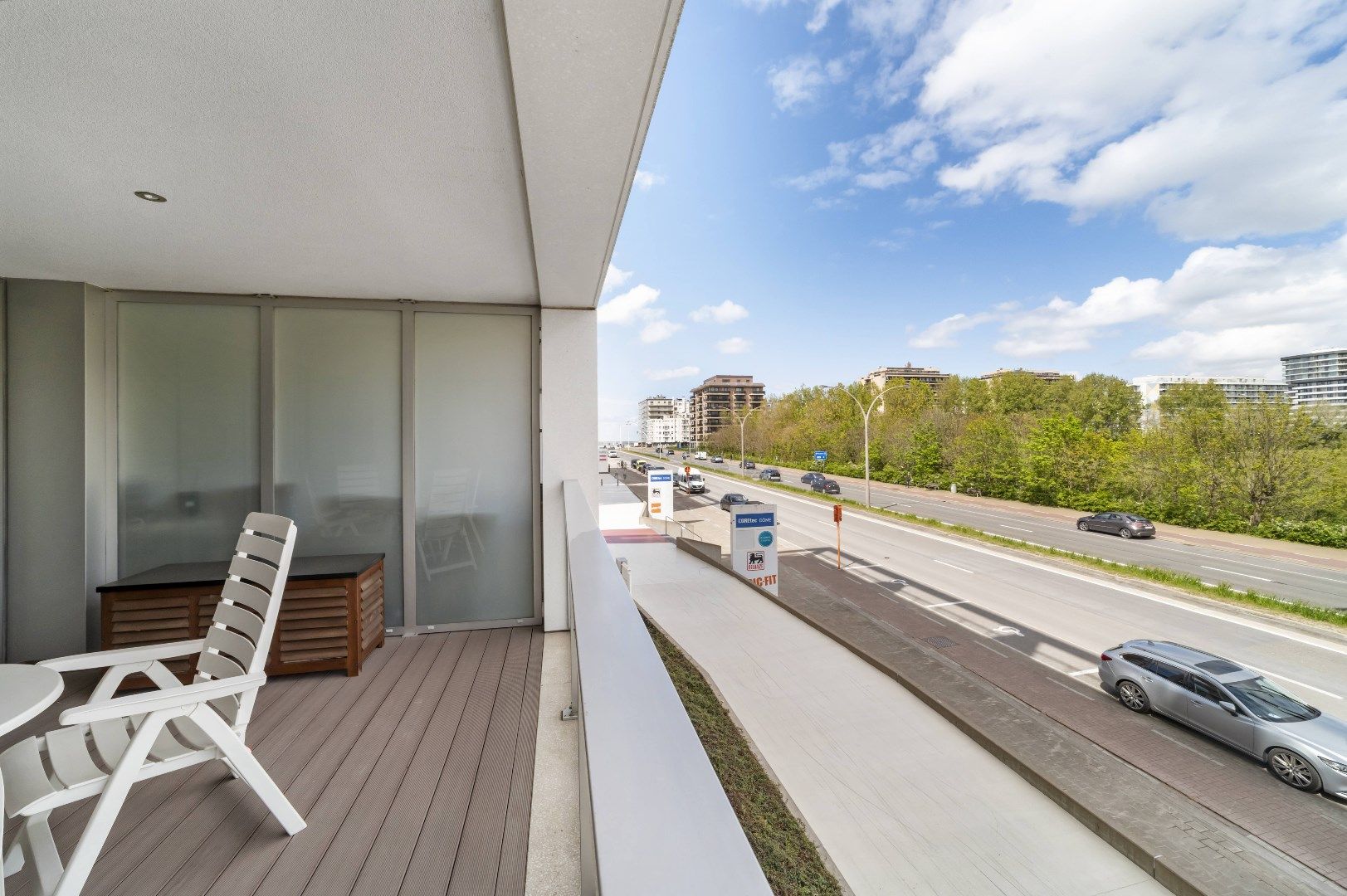 APPARTEMENT MET ZONNETERRAS OP WANDELAFSTAND VAN DE ZEEDIJK VAN MARIAKERKE foto 5