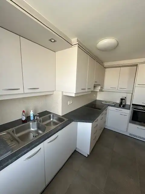 Ruim appartement met prachtig zicht op het marktplein in hartje Neerpelt! foto 4