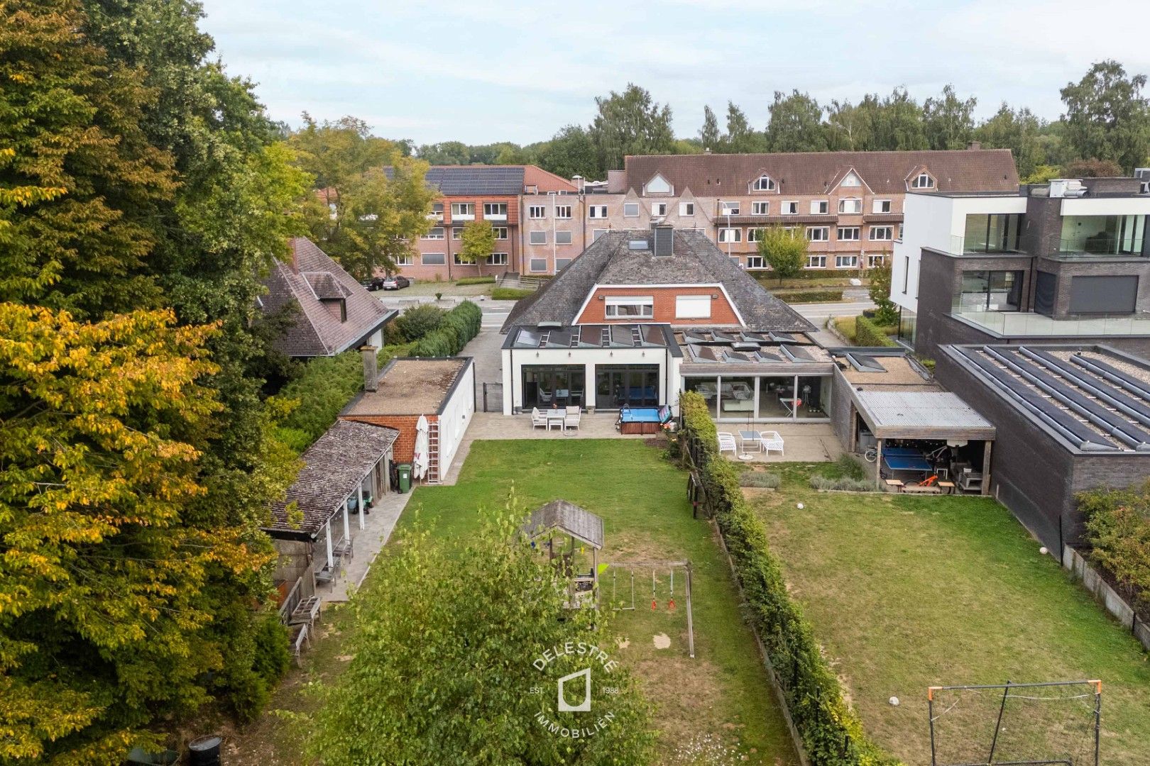 GERENOVEERDE WONING MET 6 SLPK. EN TUIN foto 4