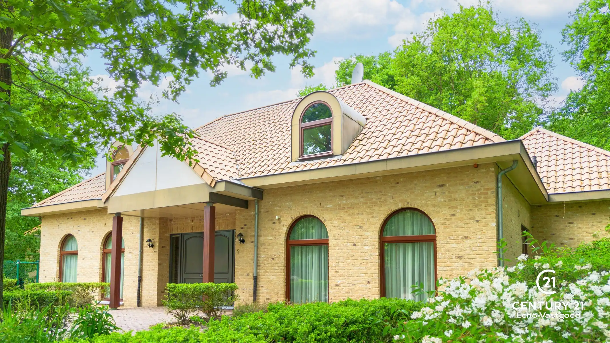 Royale villa met 5 slpks, 4 badks, garage en binnenzwembad foto 25