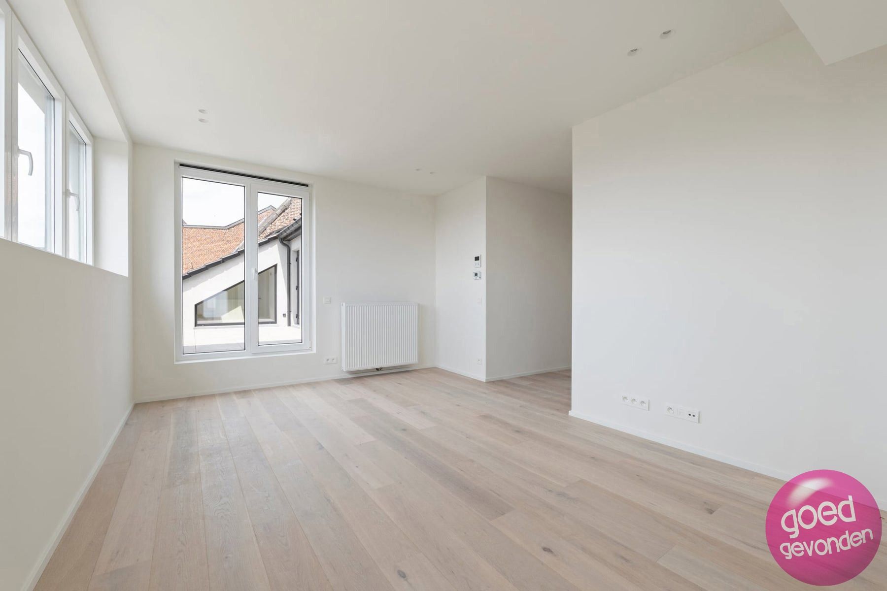 NIEUW APP - 1of2 SLK - TERRAS - KELDER - CENTRUM - GEEN BTW foto 14