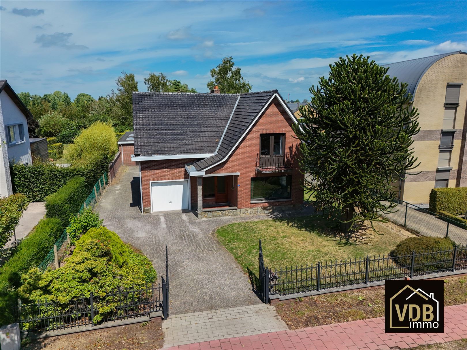  WONING MET 3 SLAAPKAMERS EN MEERDERE GARAGES foto 58