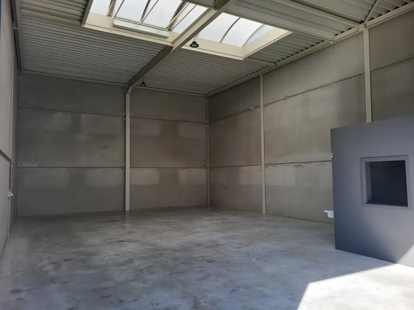 KMO-unit met kantoortje foto 4