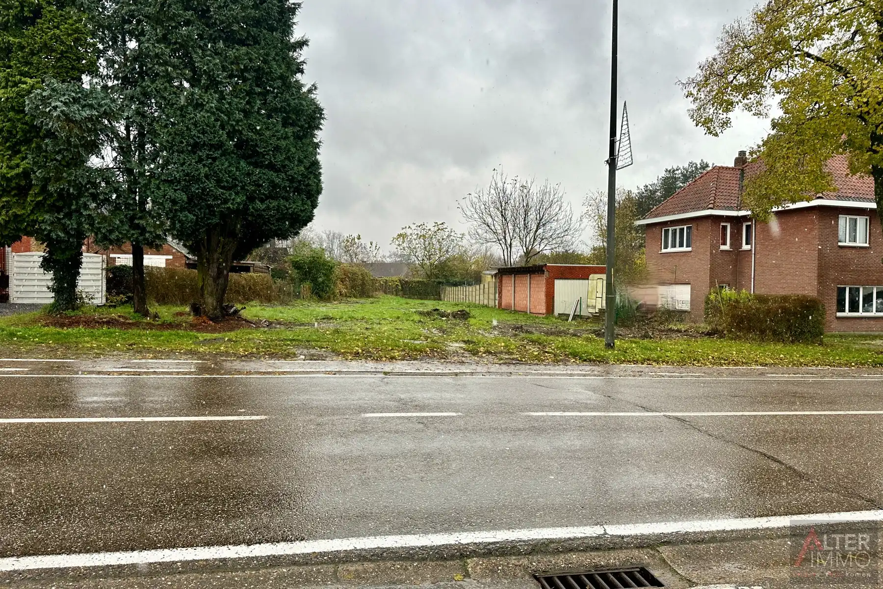 Goed gelegen bouwgrond (OB) evt.geschikt voor appartementsbouw, 7a25ca, straatbreedte 20,36m diepte perceel ca. 60m foto {{pictureIndex}}