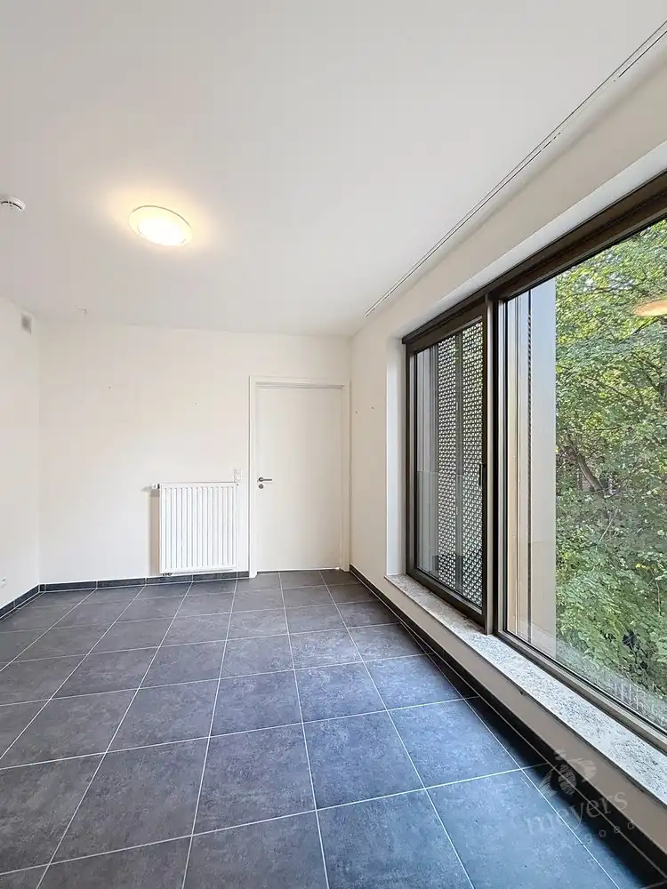 Ruime assistentiewoning met zonnig terras in het centrum van Hasselt foto 11